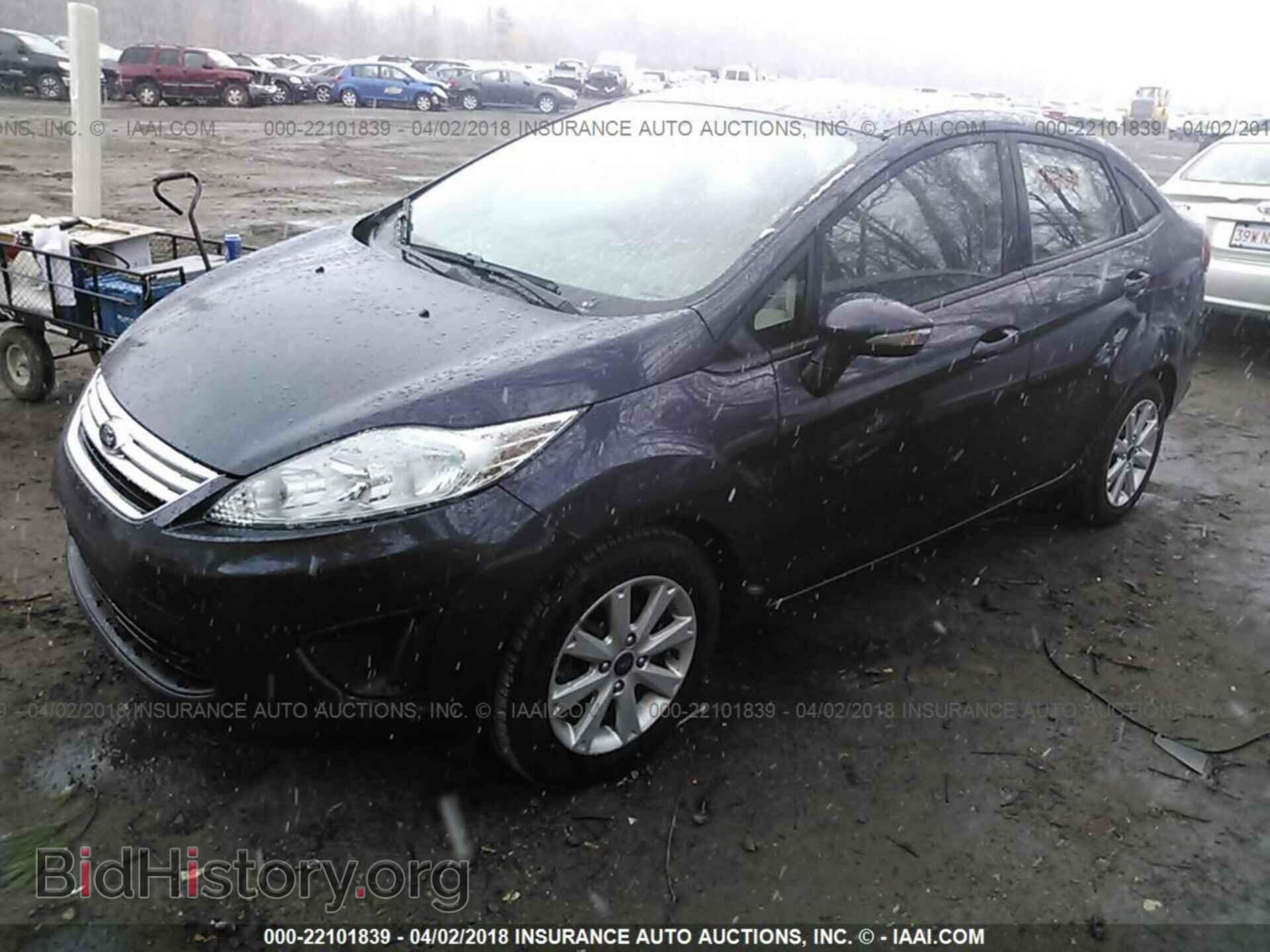 2013 Ford Fiesta - VIN: 3FADP4BJ2DM173098 - Фото 2