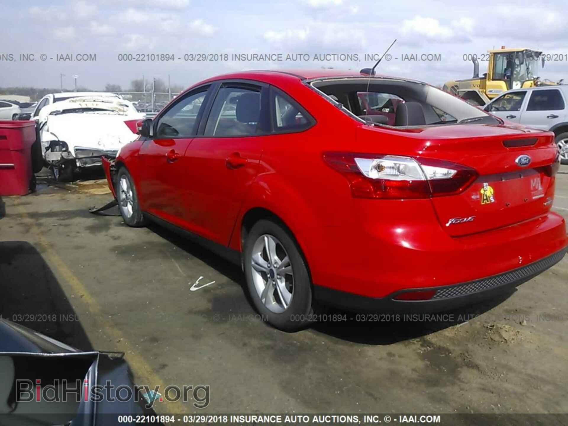 2014 Ford Focus - VIN: 1FADP3F21EL449335 - Photo 3