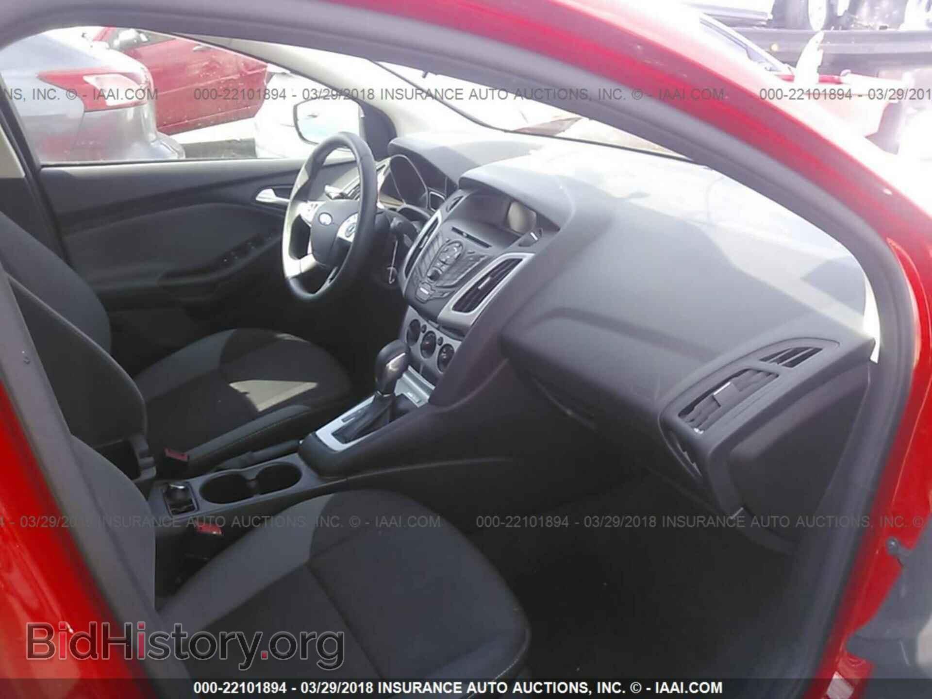 2014 Ford Focus - VIN: 1FADP3F21EL449335 - Photo 5