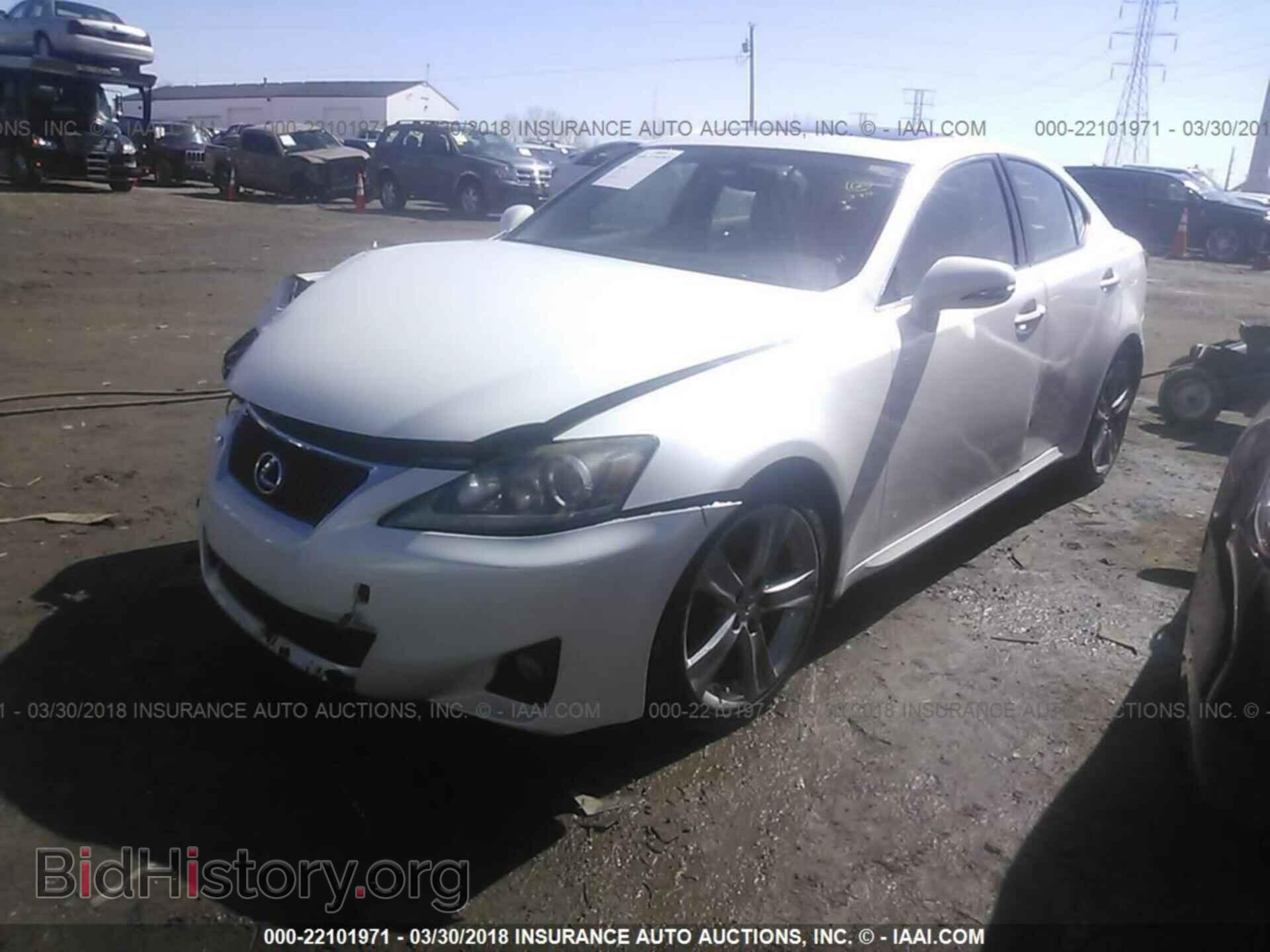 2011 LEXUS IS - VIN: JTHBF5C28B5132011 - Photo 2