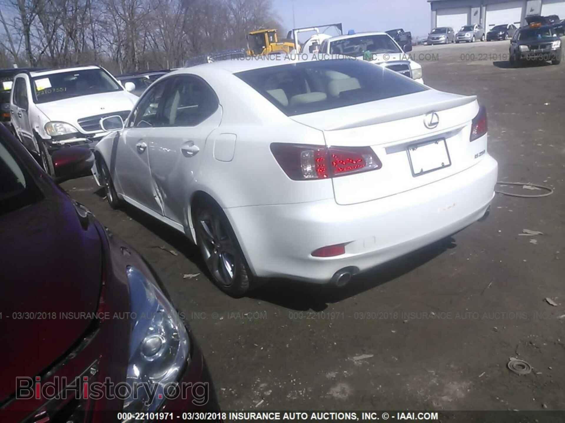 2011 LEXUS IS - VIN: JTHBF5C28B5132011 - Photo 3