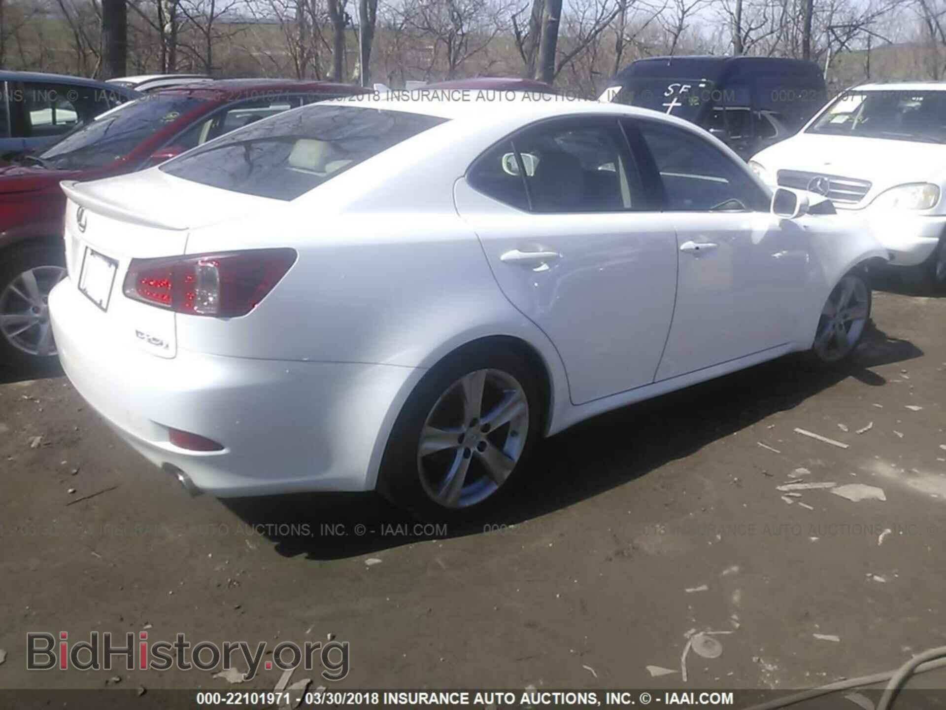 2011 LEXUS IS - VIN: JTHBF5C28B5132011 - Photo 4