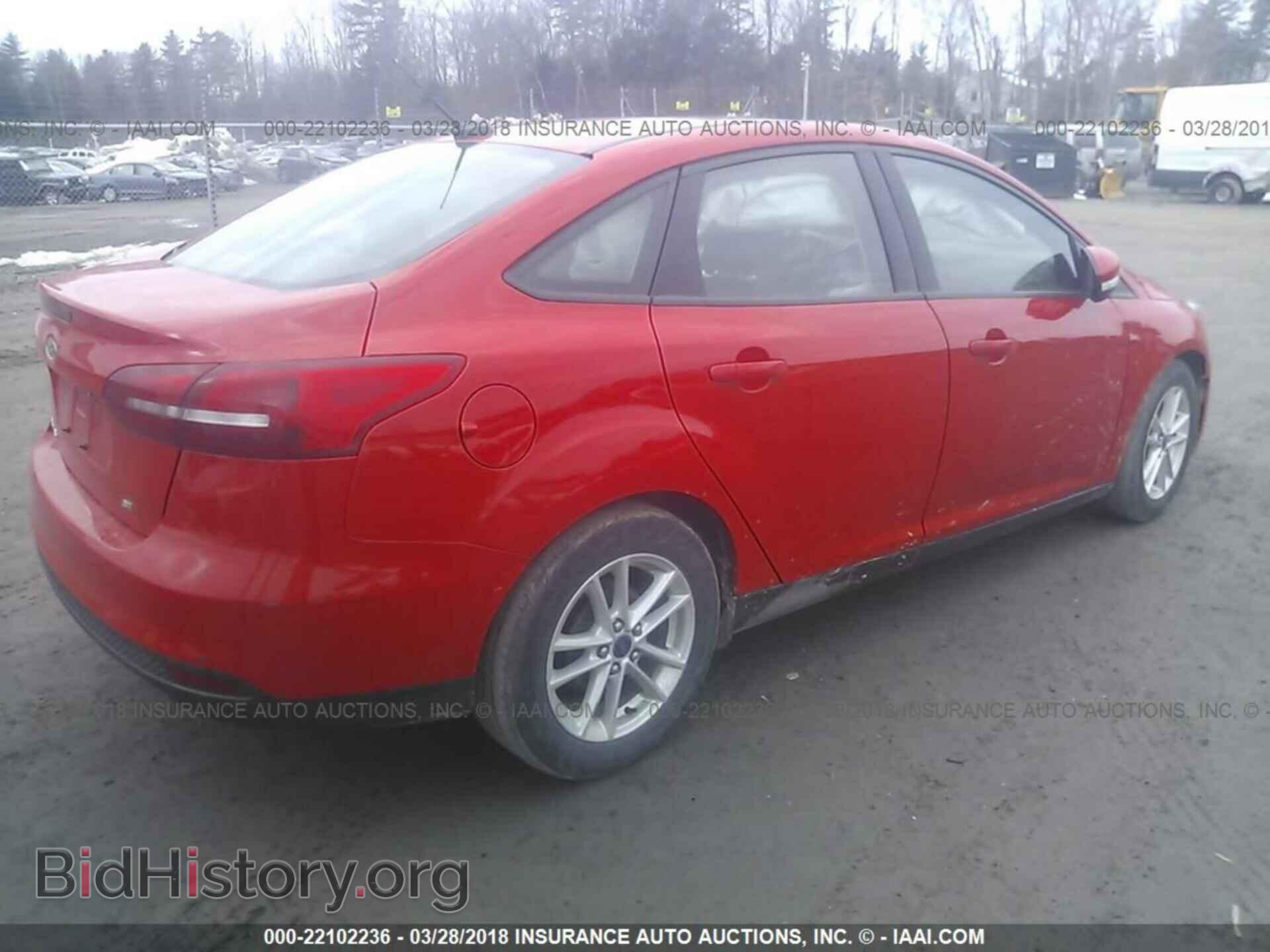 2016 Ford Focus - VIN: 1FADP3F21GL227929 - Photo 4