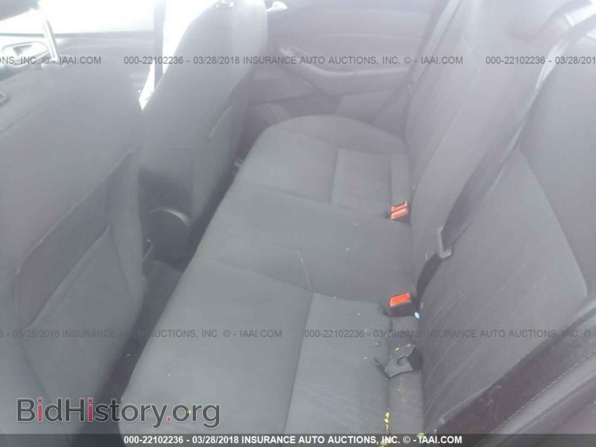 2016 Ford Focus - VIN: 1FADP3F21GL227929 - Photo 8