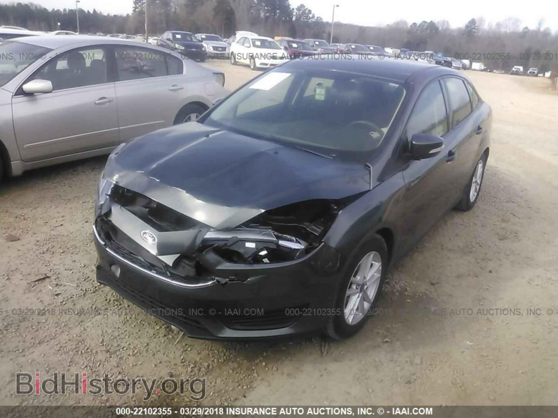 2016 Ford Focus - VIN: 1FADP3F2XGL385301 - Photo 2