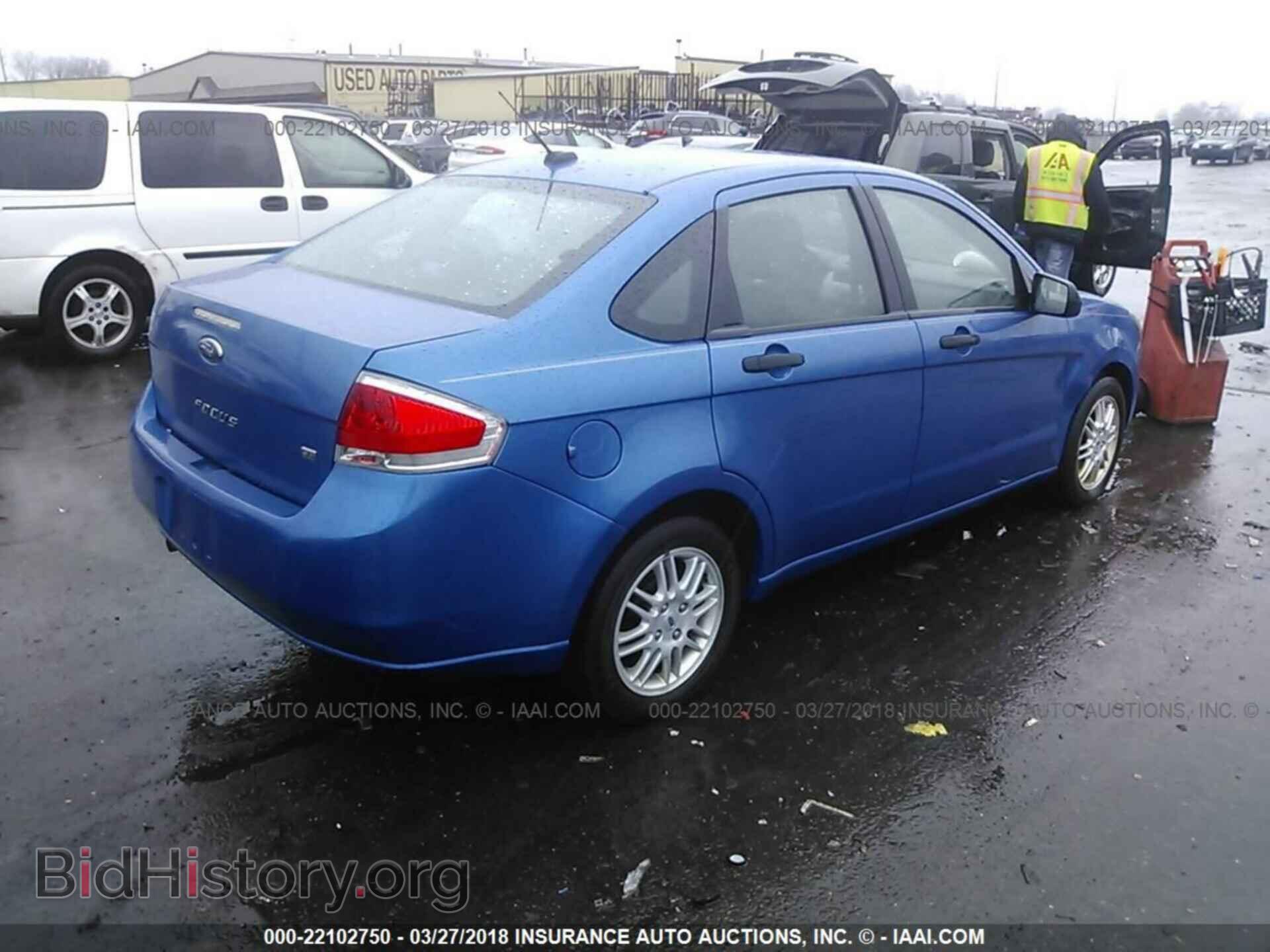 2011 Ford Focus - VIN: 1FAHP3FN8BW116927 - Фото 4