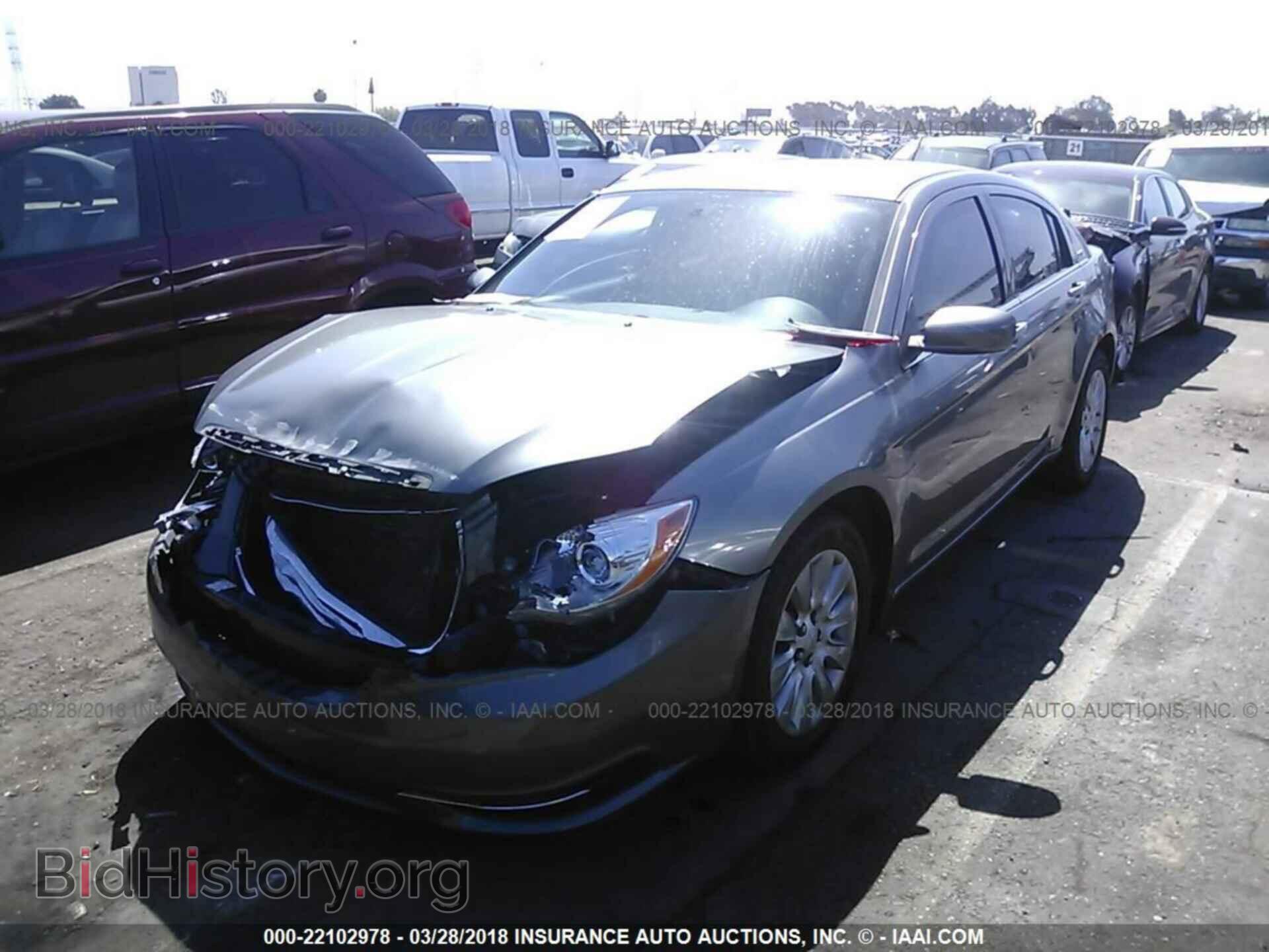 2012 Chrysler 200 - VIN: 1C3CCBAB5CN289677 - Фото 2