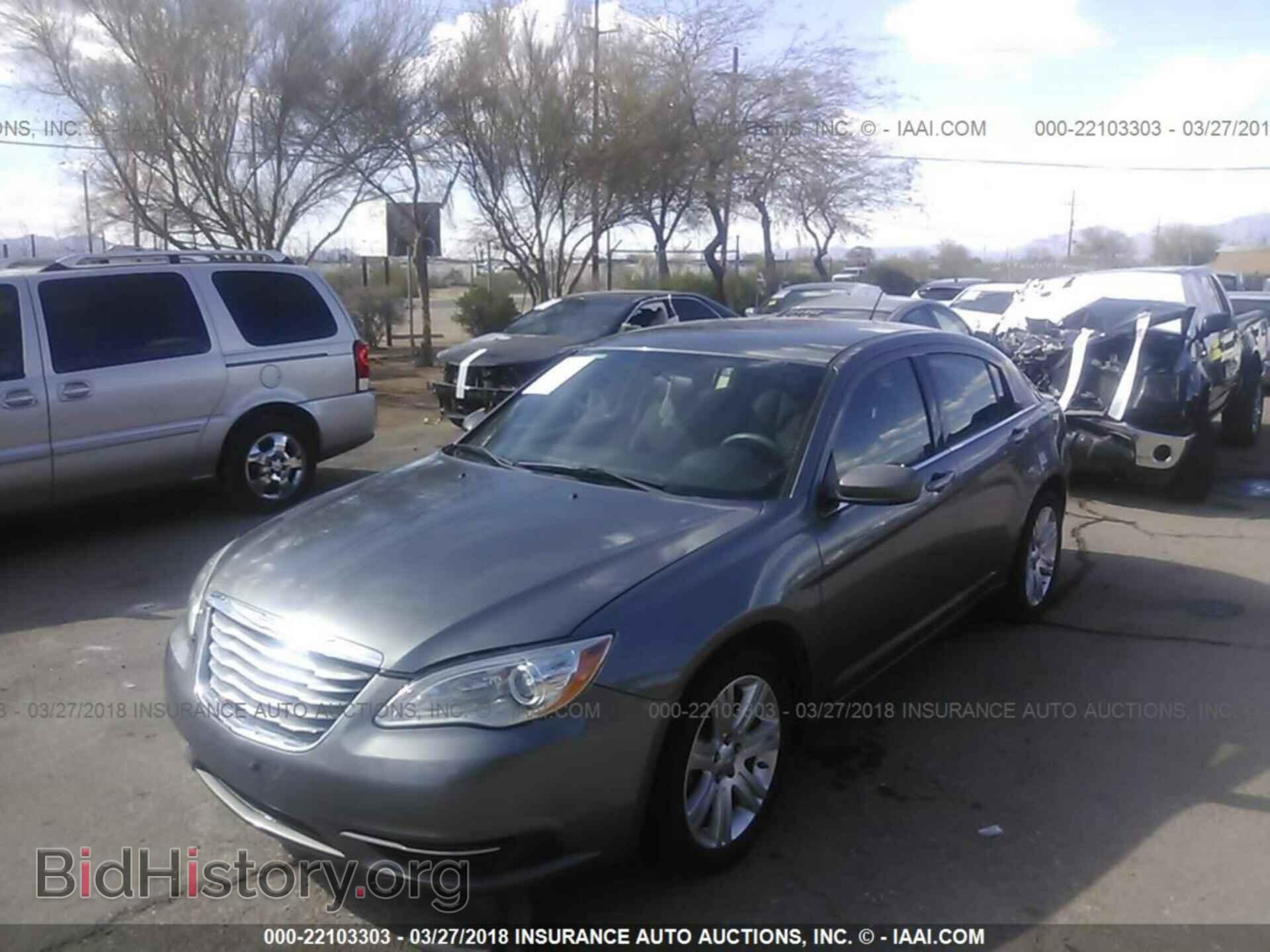 2013 Chrysler 200 - VIN: 1C3CCBAB0DN670578 - Photo 2