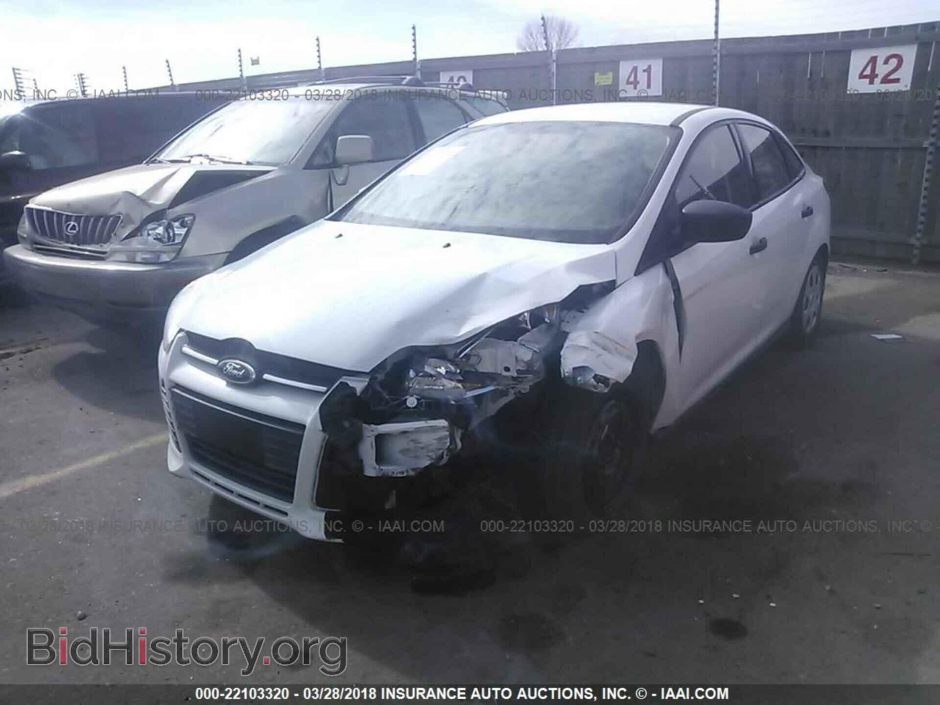 2014 Ford Focus - VIN: 1FADP3E21EL177290 - Photo 2