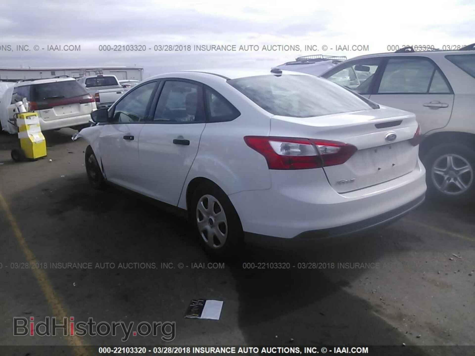 2014 Ford Focus - VIN: 1FADP3E21EL177290 - Photo 3