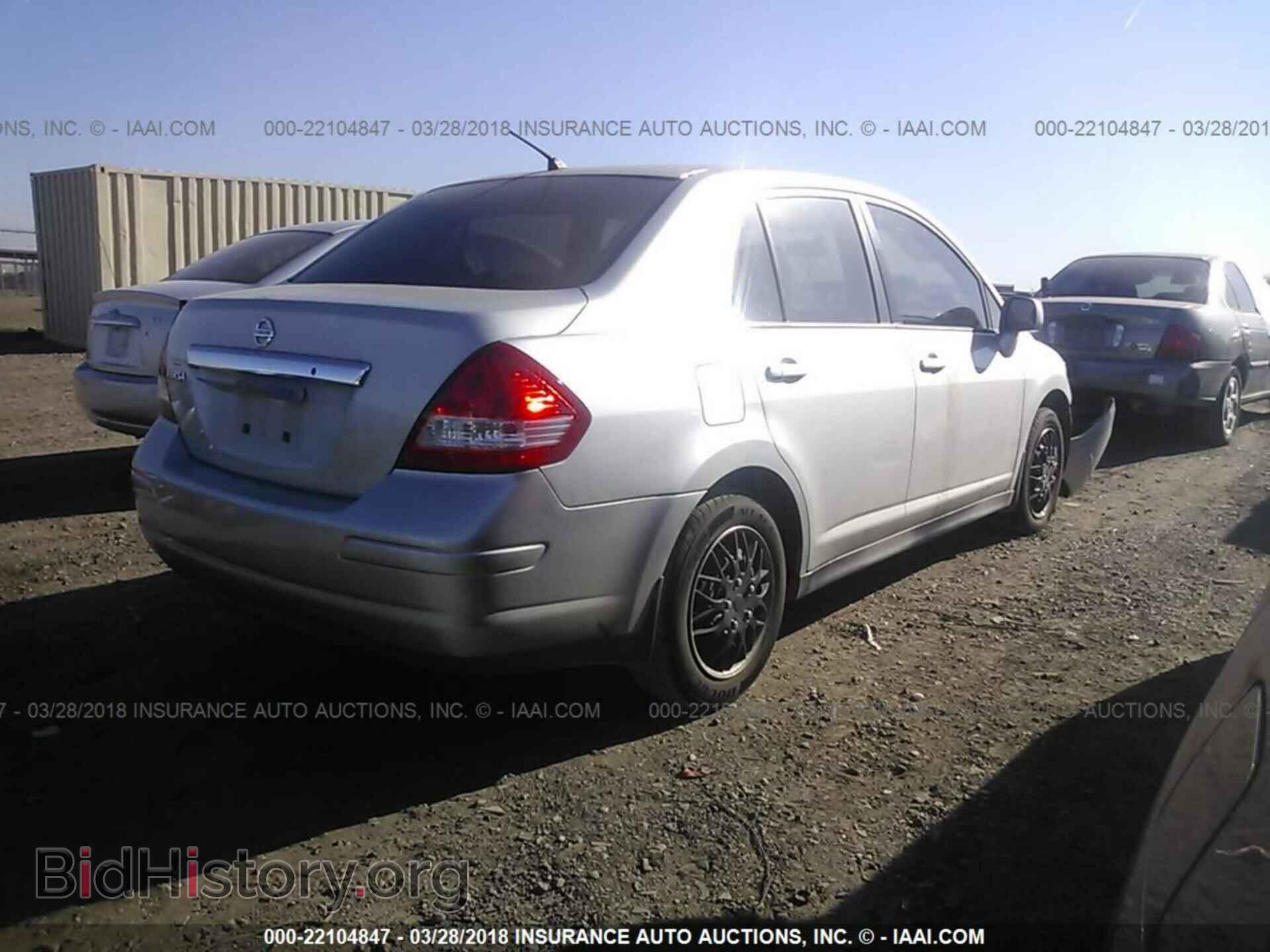 2011 Nissan Versa - VIN: 3N1BC1AP0BL422859 - Фото 4