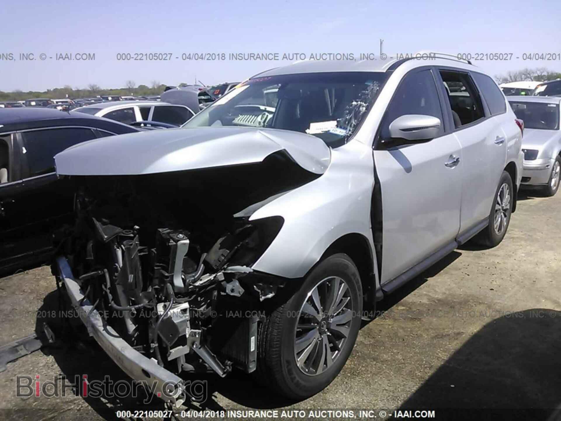2017 Nissan Pathfinder - VIN: 5N1DR2MN1HC649532 - Фото 2