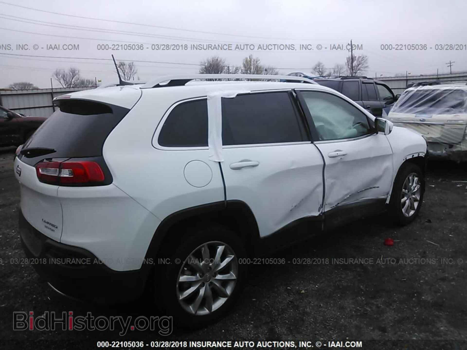 2017 Jeep Cherokee - VIN: 1C4PJLDB2HW526129 - Photo 4