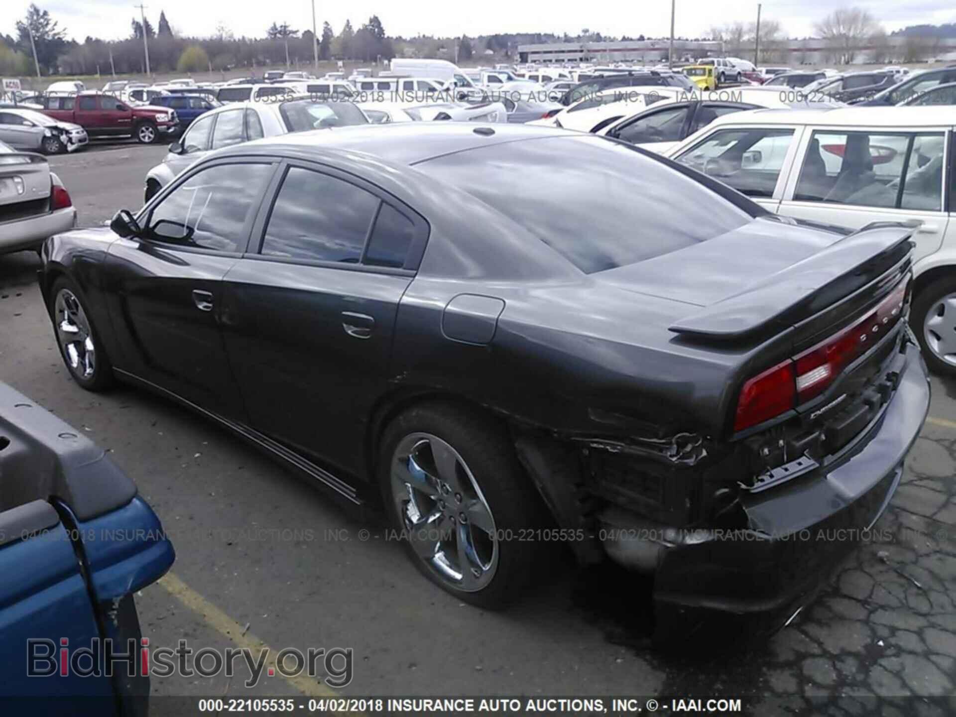2013 Dodge Charger - VIN: 2C3CDXHG7DH552757 - Photo 3