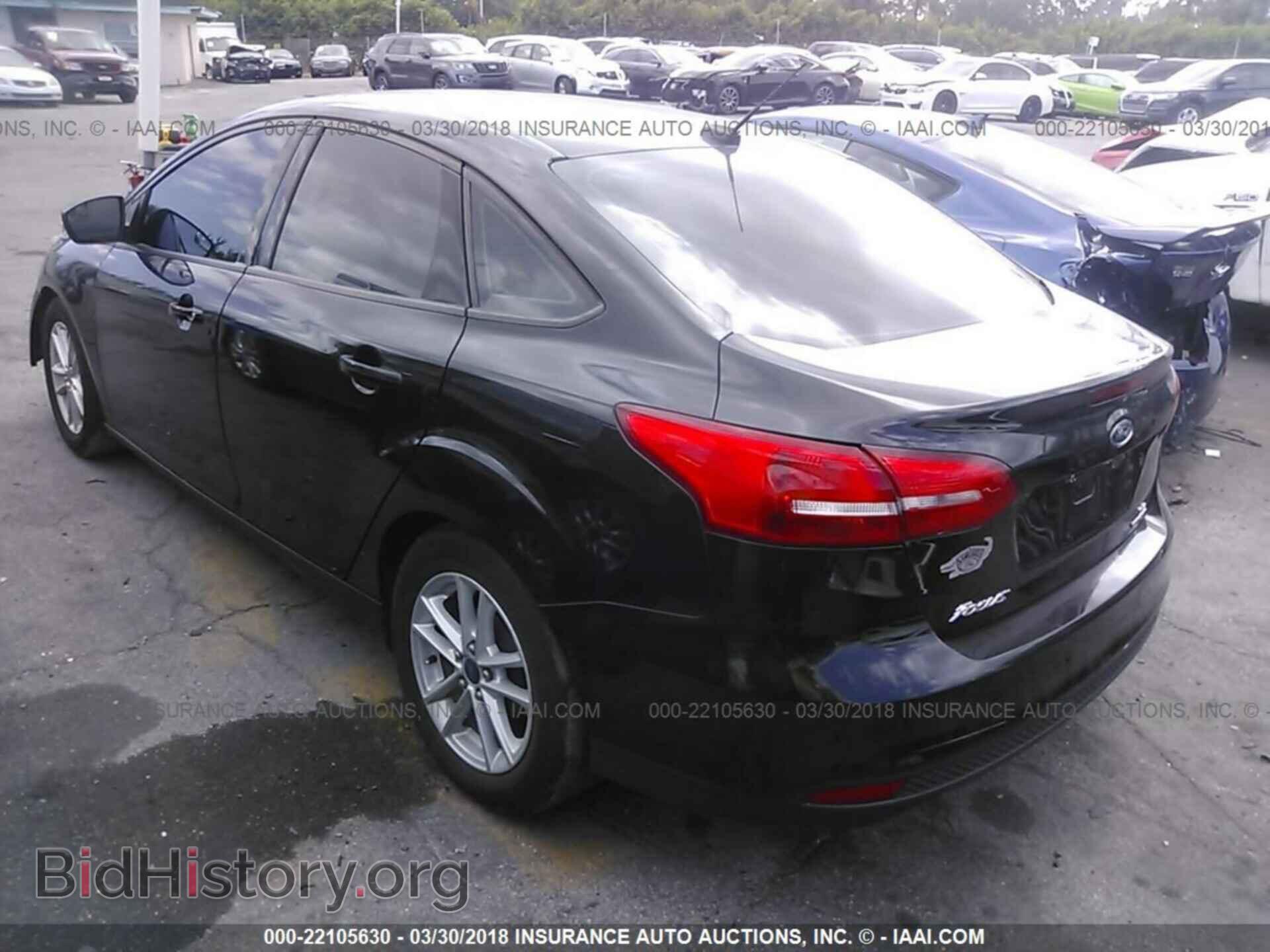 2015 Ford Focus - VIN: 1FADP3F25FL382028 - Photo 3