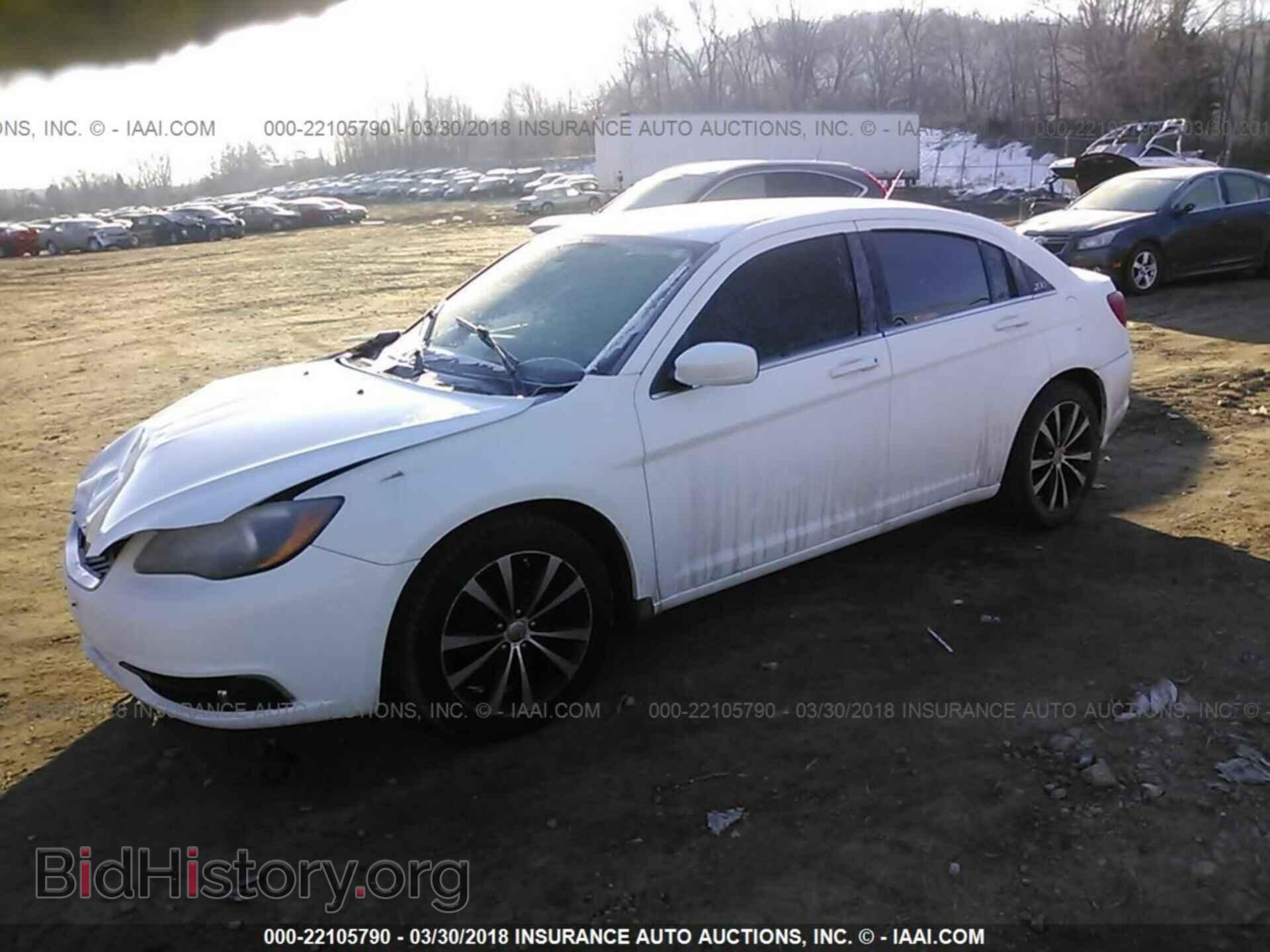 2013 Chrysler 200 - VIN: 1C3CCBCG7DN577419 - Фото 2