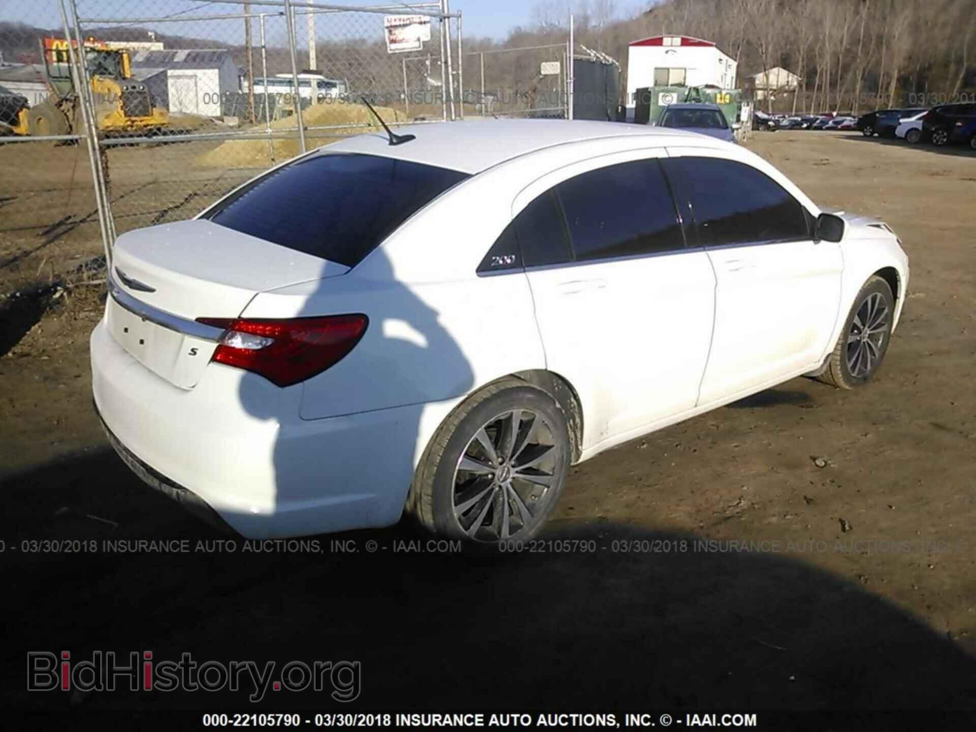 2013 Chrysler 200 - VIN: 1C3CCBCG7DN577419 - Фото 4