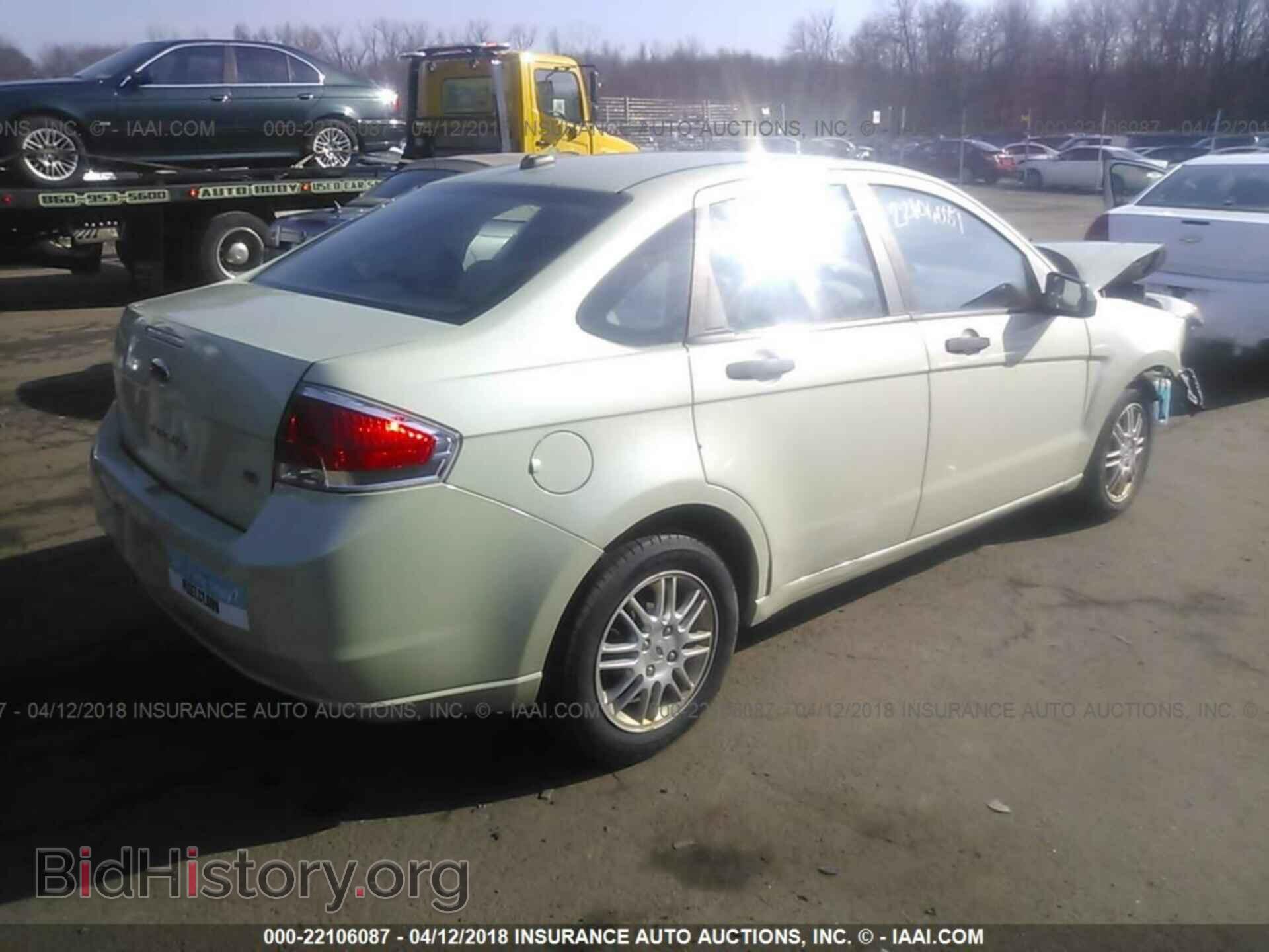 2011 Ford Focus - VIN: 1FAHP3FN8BW182250 - Фото 4