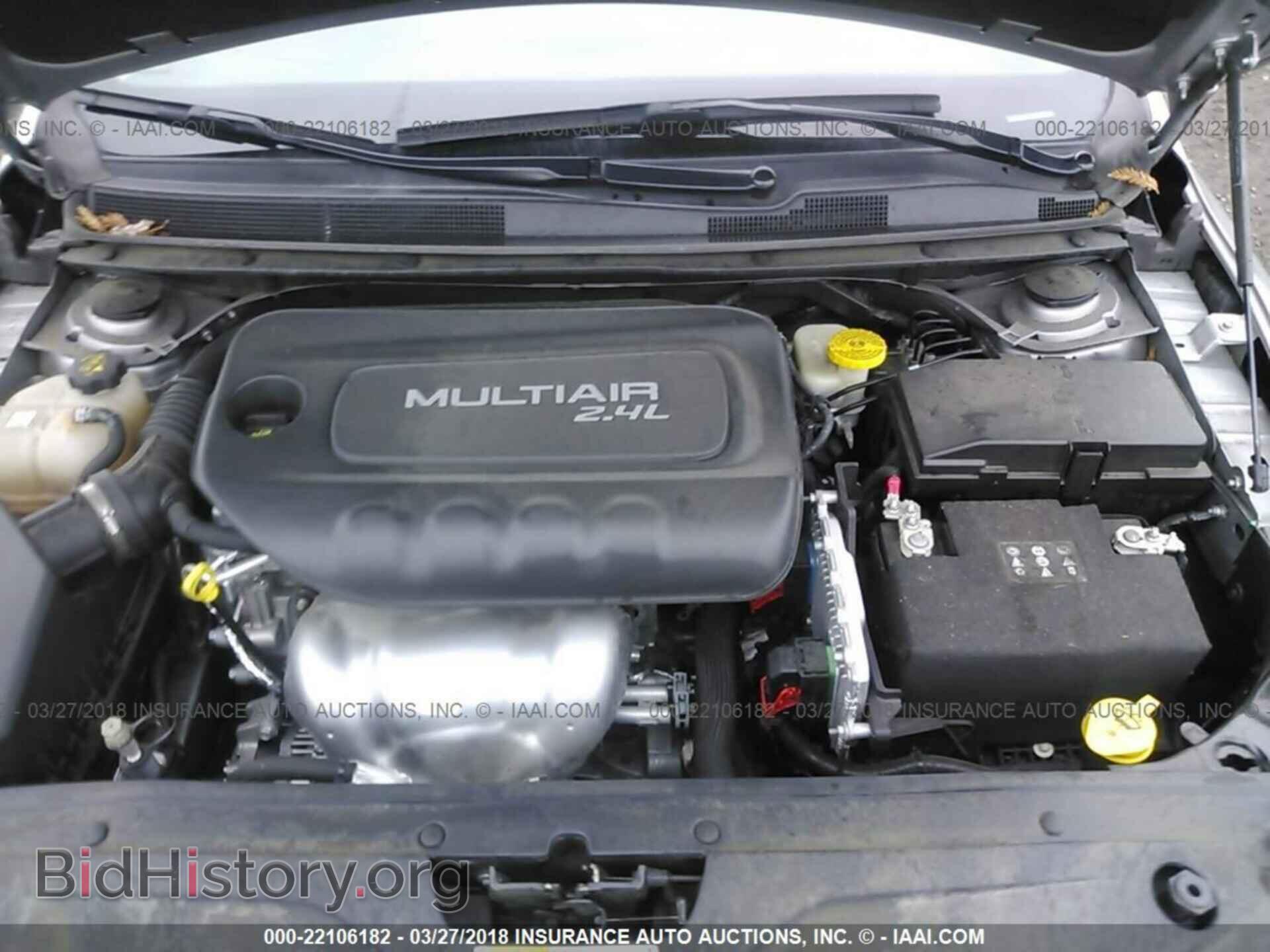 2016 Chrysler 200 - VIN: 1C3CCCAB7GN170556 - Фото 10