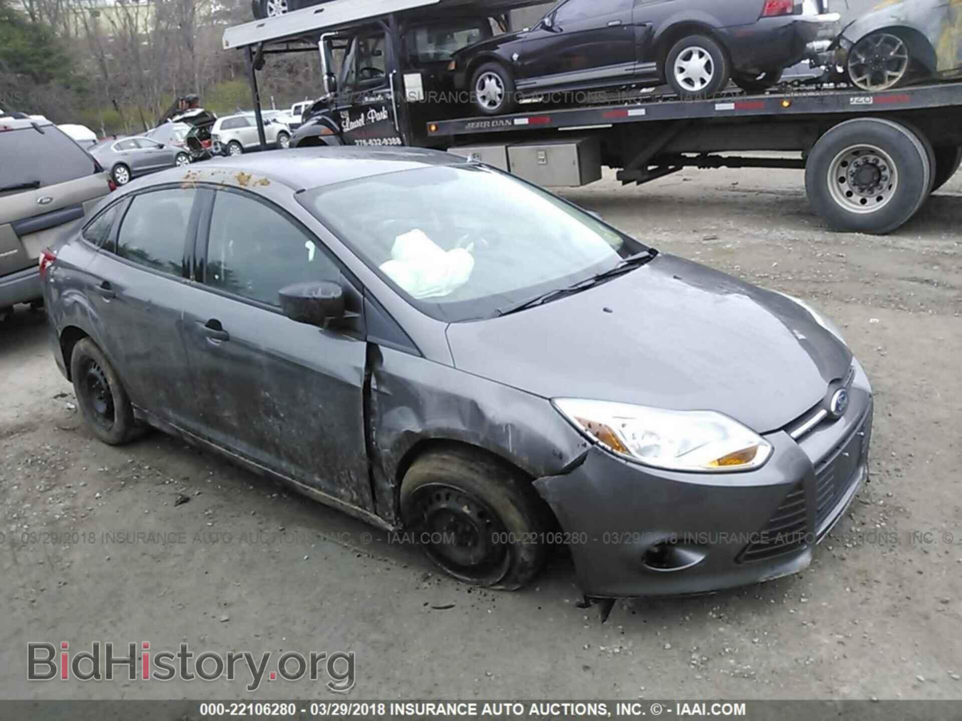 Photo 1FAHP3E28CL260231 - Ford Focus 2012