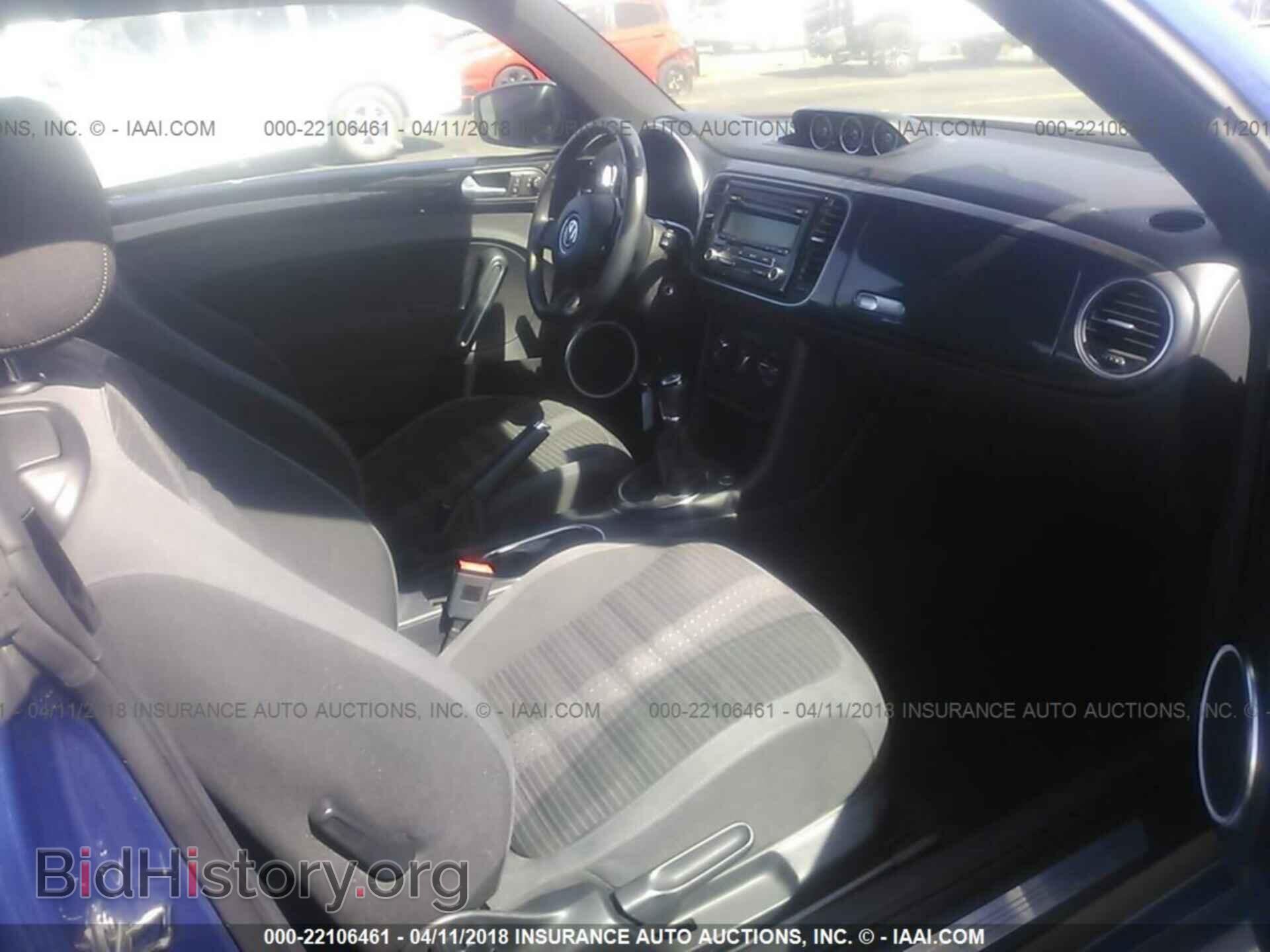 2012 Volkswagen Beetle - VIN: 3VW4A7AT8CM631948 - Фото 5