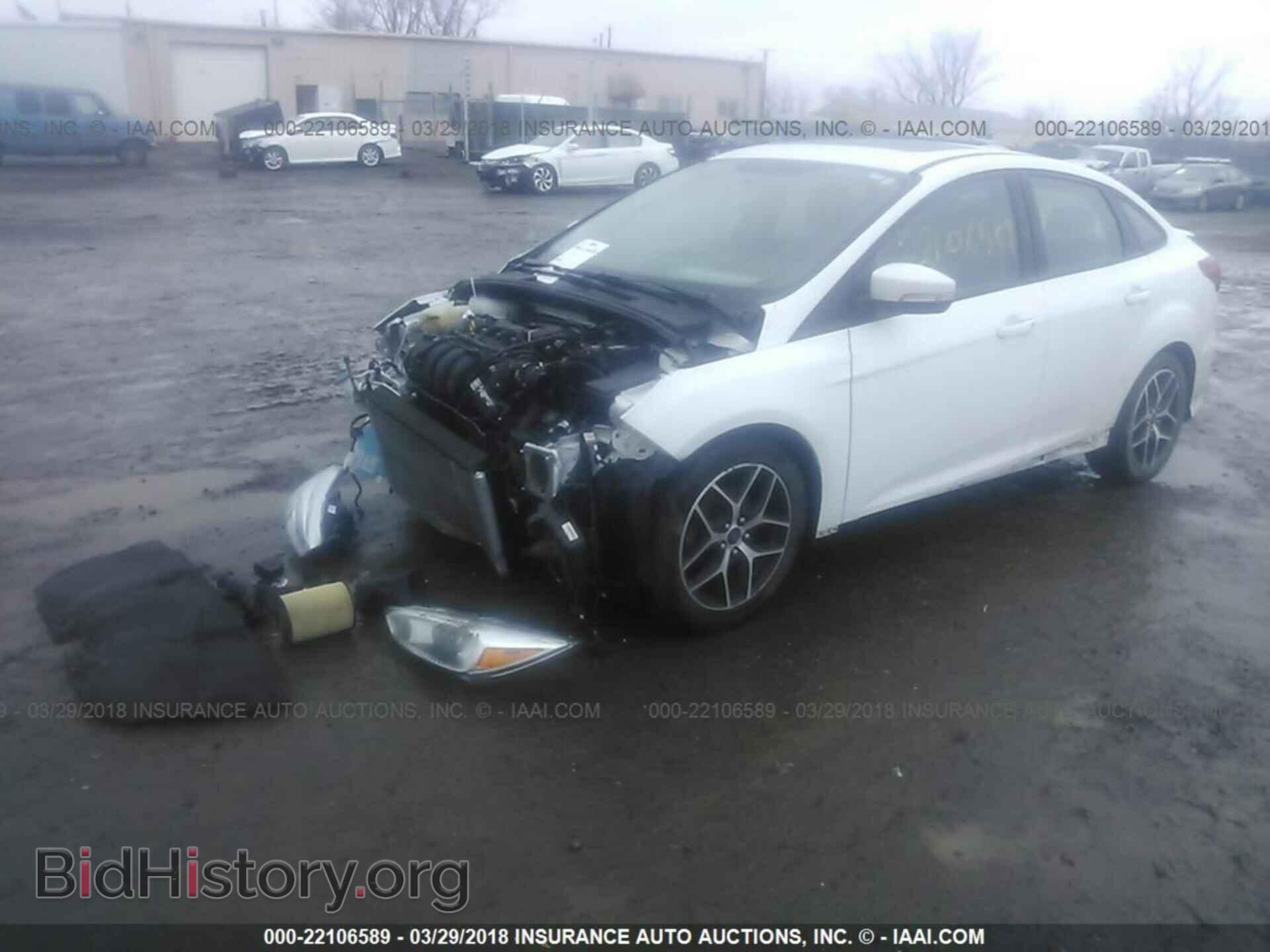 2015 Ford Focus - VIN: 1FADP3F21FL333800 - Photo 2