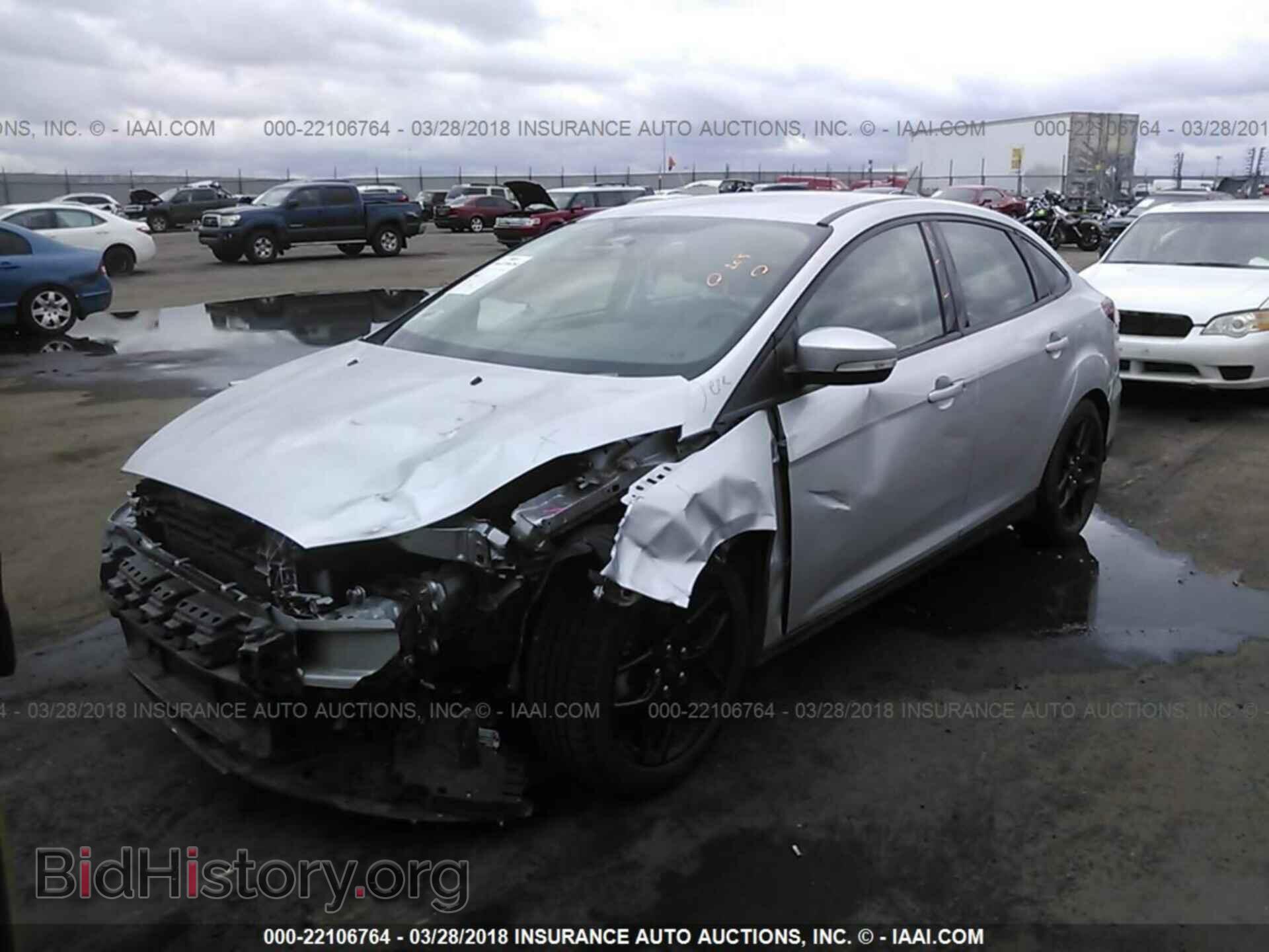 2016 Ford Focus - VIN: 1FADP3F20GL311501 - Photo 2