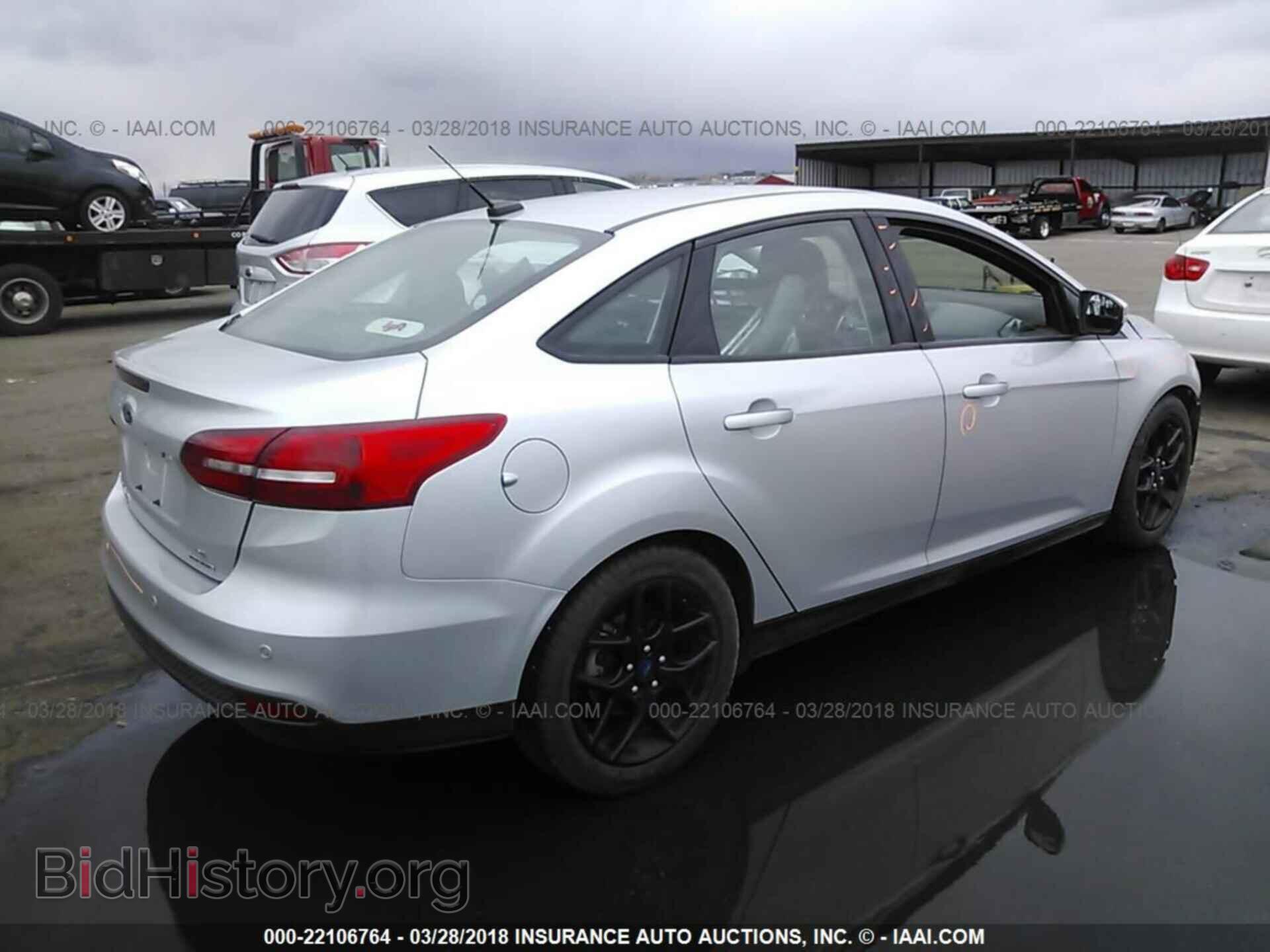2016 Ford Focus - VIN: 1FADP3F20GL311501 - Photo 4