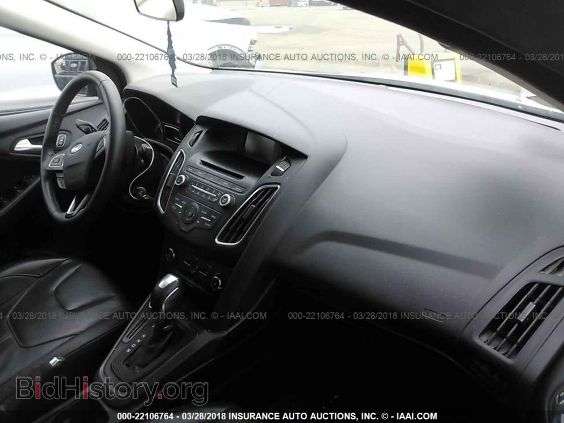 2016 Ford Focus - VIN: 1FADP3F20GL311501 - Photo 5