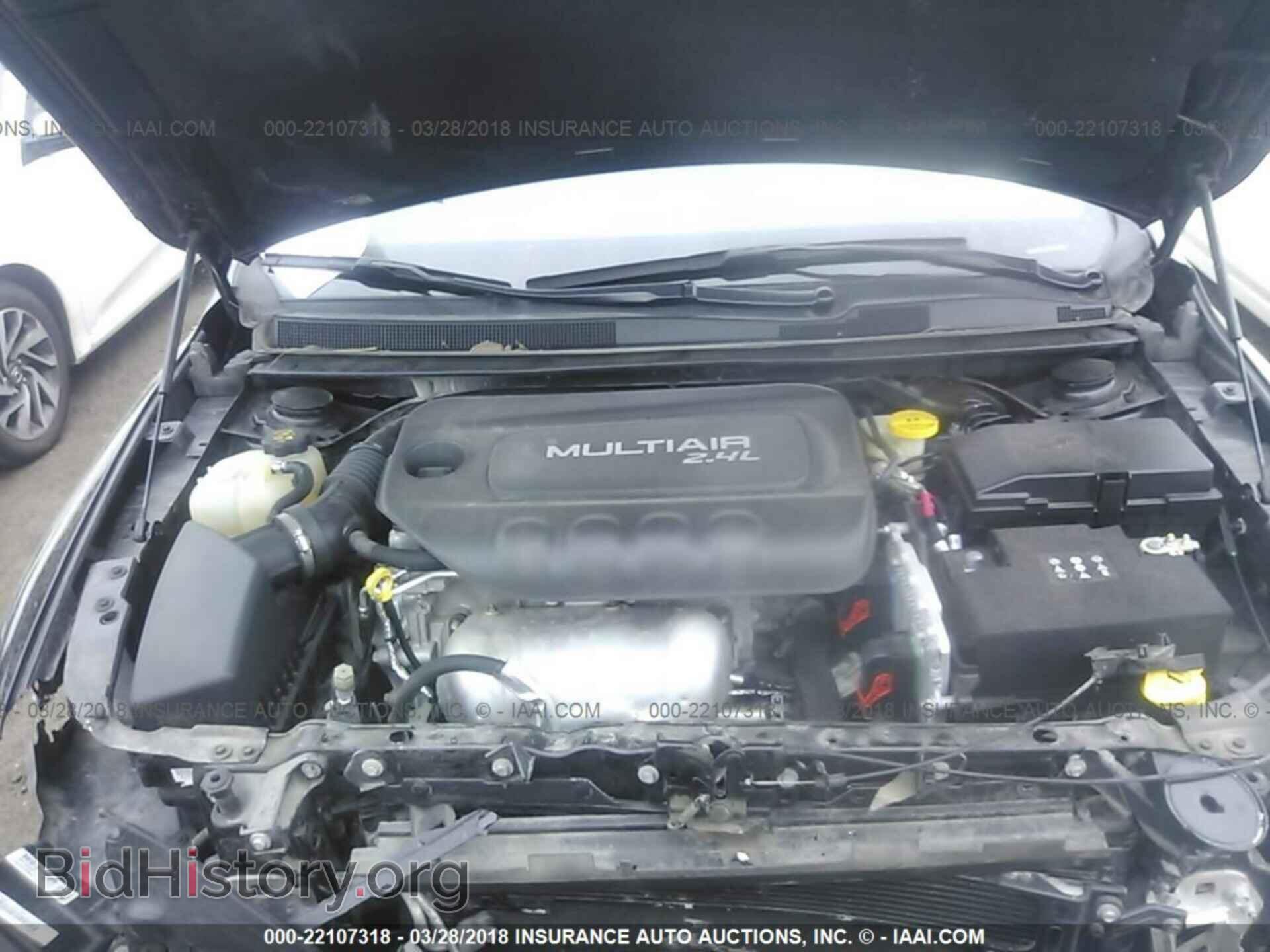2016 Chrysler 200 - VIN: 1C3CCCAB9GN105305 - Фото 10