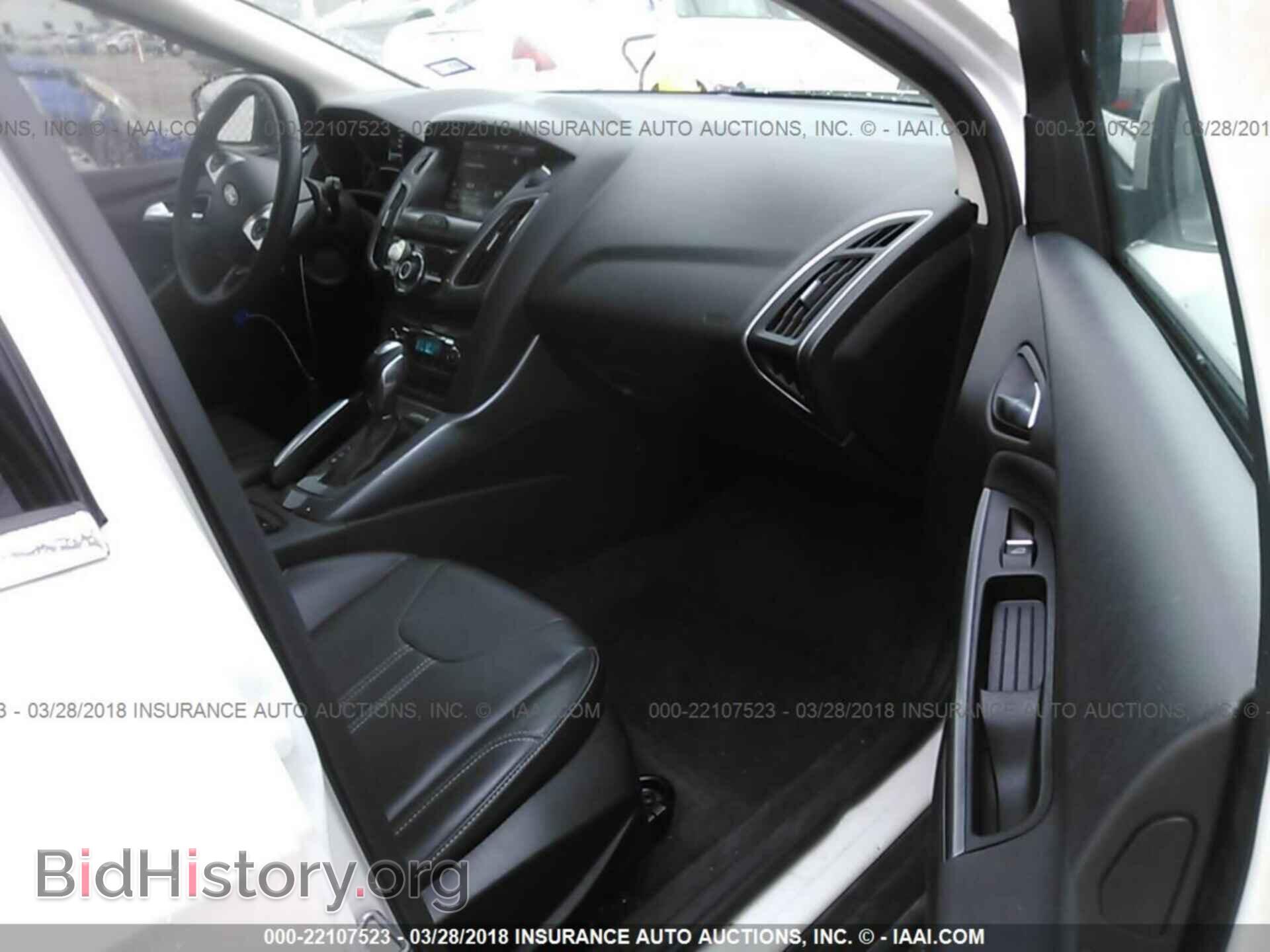 2012 Ford Focus - VIN: 1FAHP3N28CL312540 - Photo 5