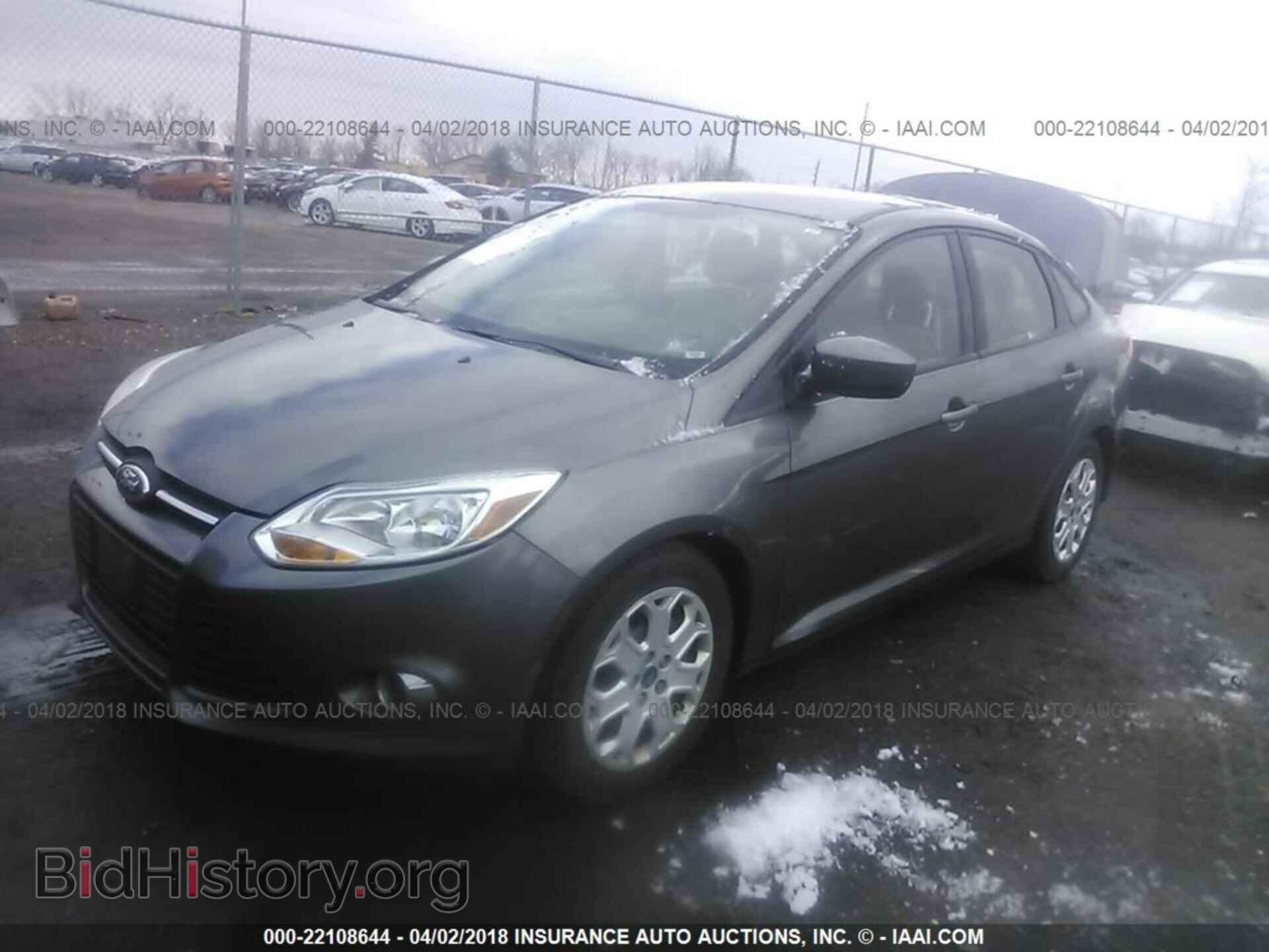 2012 Ford Focus - VIN: 1FAHP3F22CL354068 - Photo 2