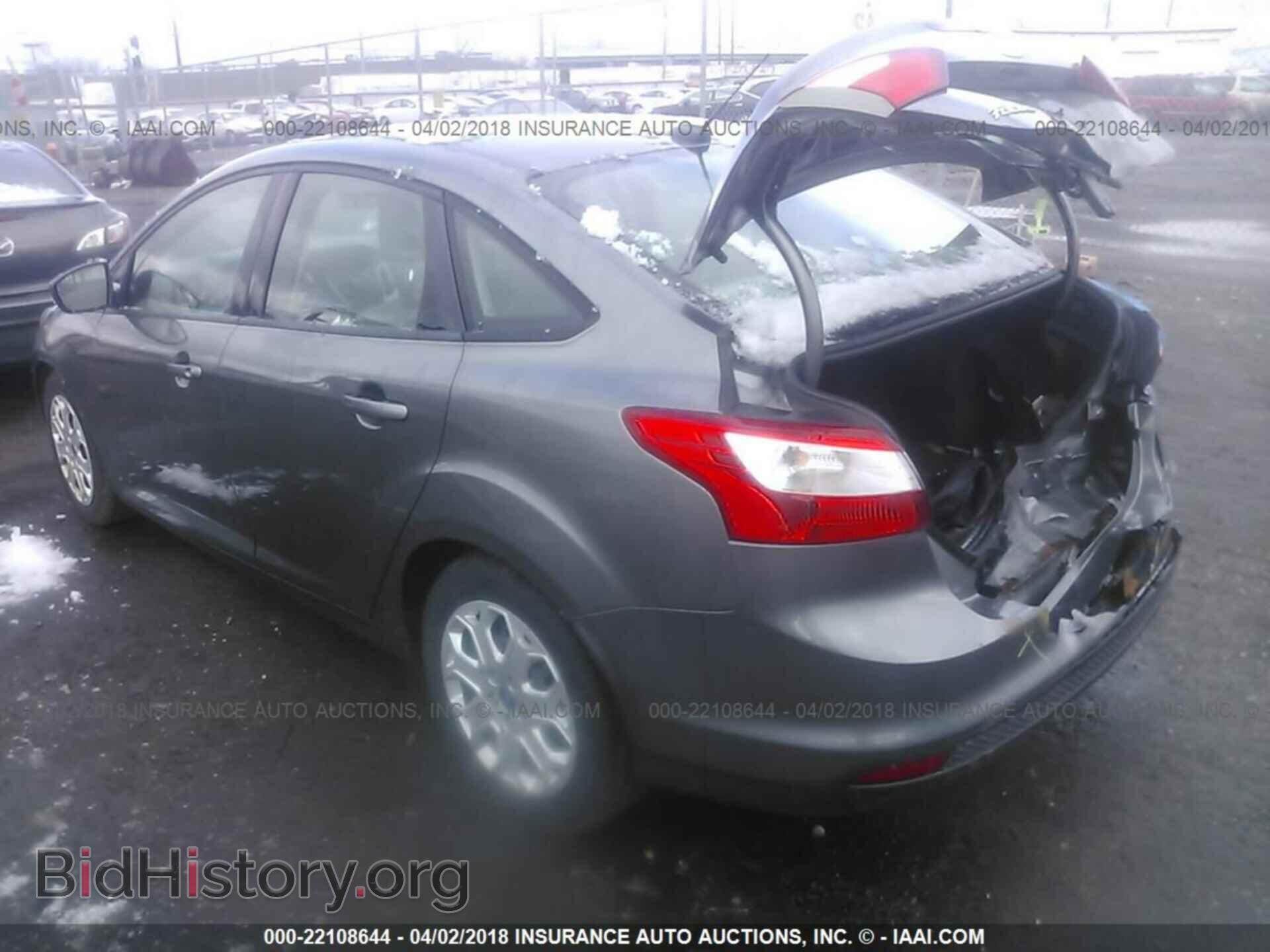 2012 Ford Focus - VIN: 1FAHP3F22CL354068 - Photo 3