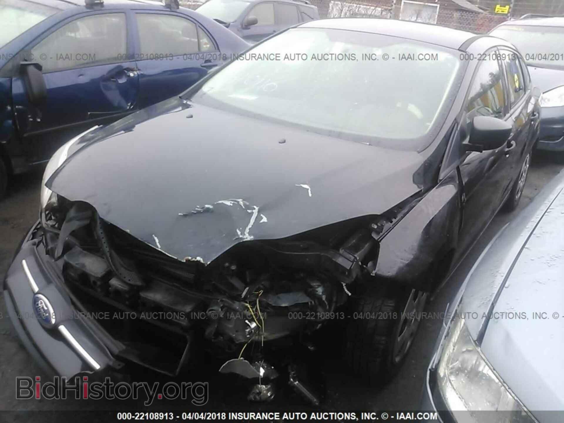 2012 Ford Focus - VIN: 1FAHP3E20CL160110 - Photo 2