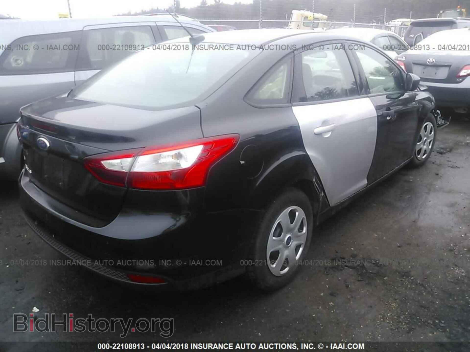 2012 Ford Focus - VIN: 1FAHP3E20CL160110 - Photo 4