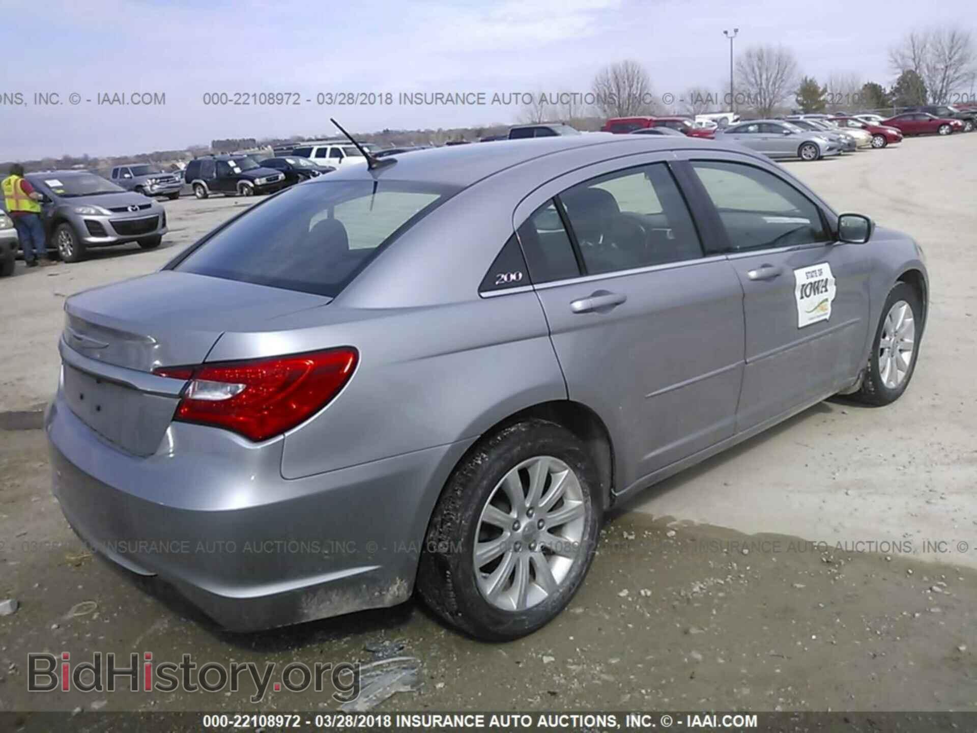 2013 Chrysler 200 - VIN: 1C3CCBBG1DN696410 - Photo 4