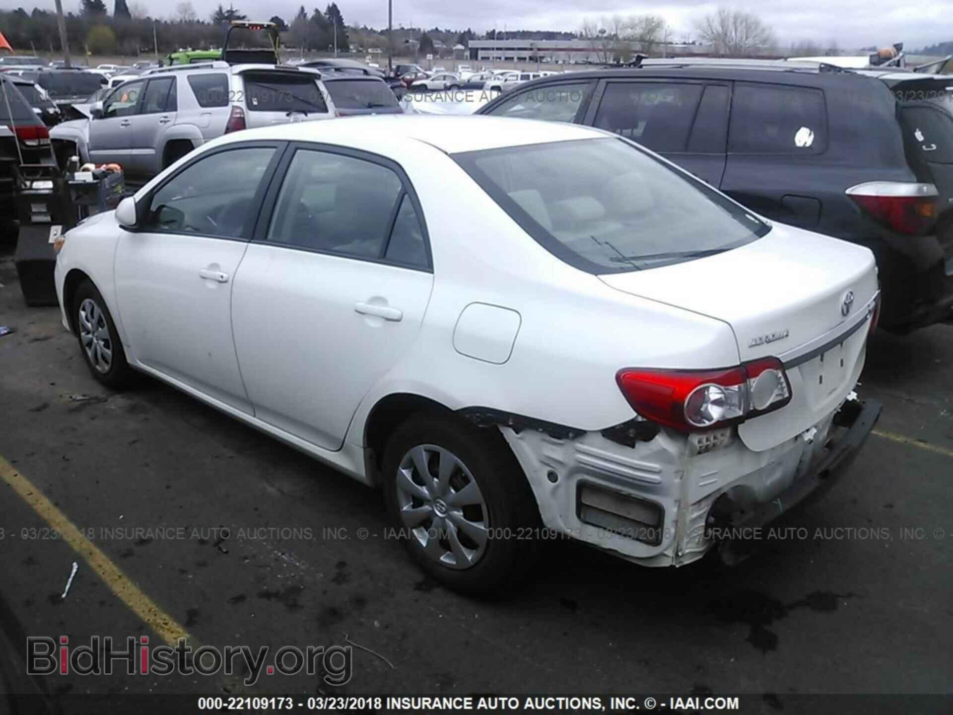 2011 Toyota Corolla - VIN: 2T1BU4EE3BC590003 - Photo 3