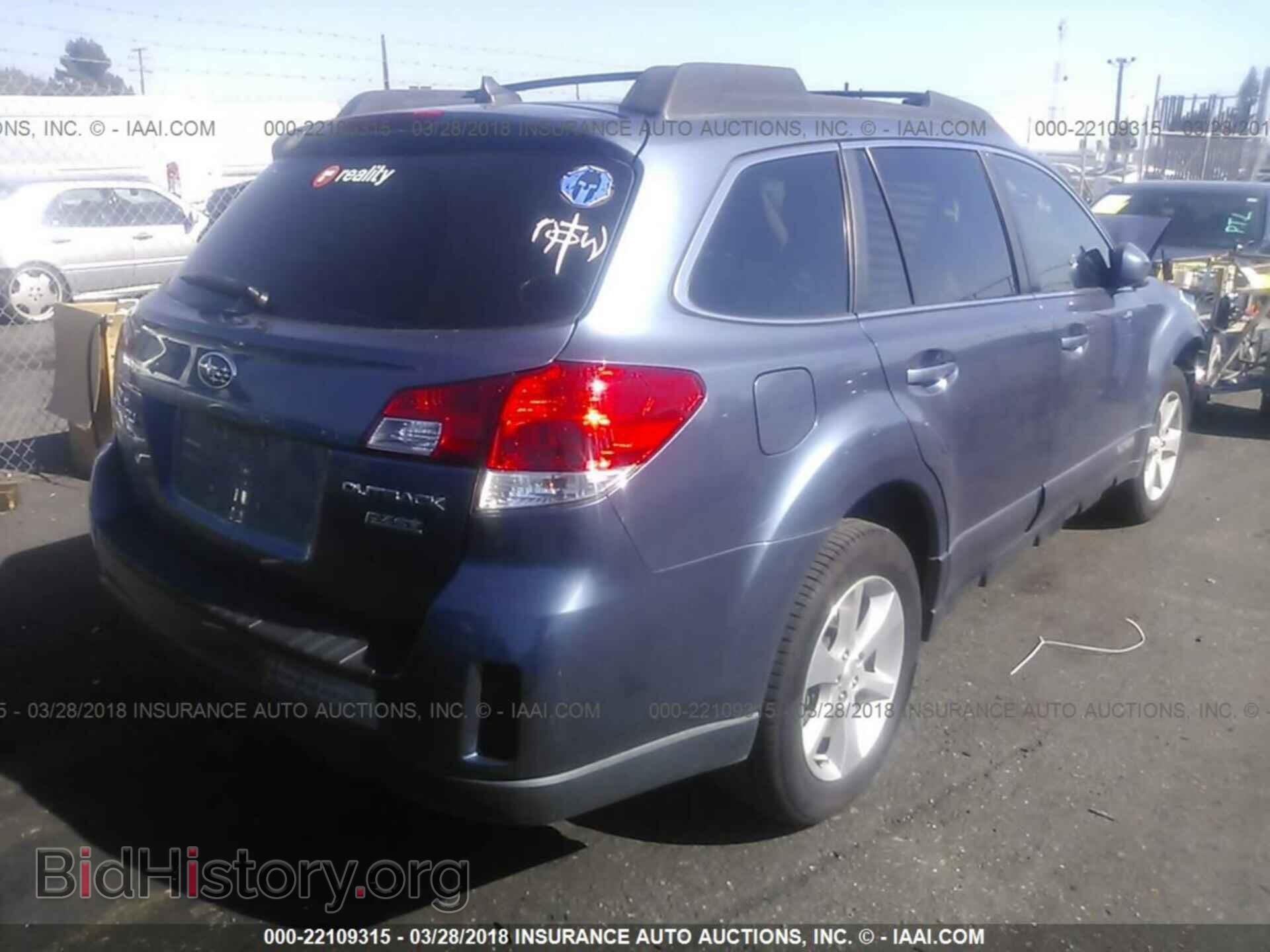 2014 Subaru Outback - VIN: 4S4BRBLC8E3241578 - Фото 4
