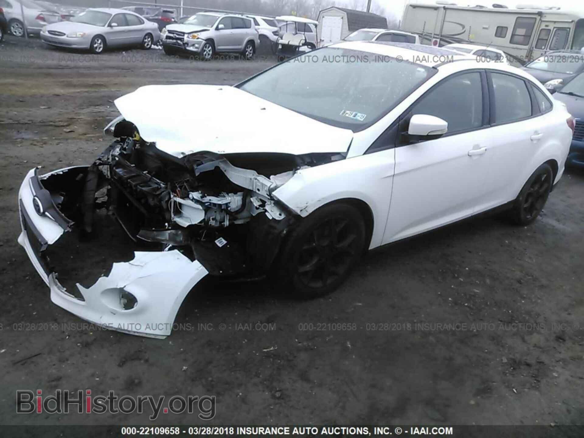 2013 Ford Focus - VIN: 1FADP3F22DL212271 - Фото 2