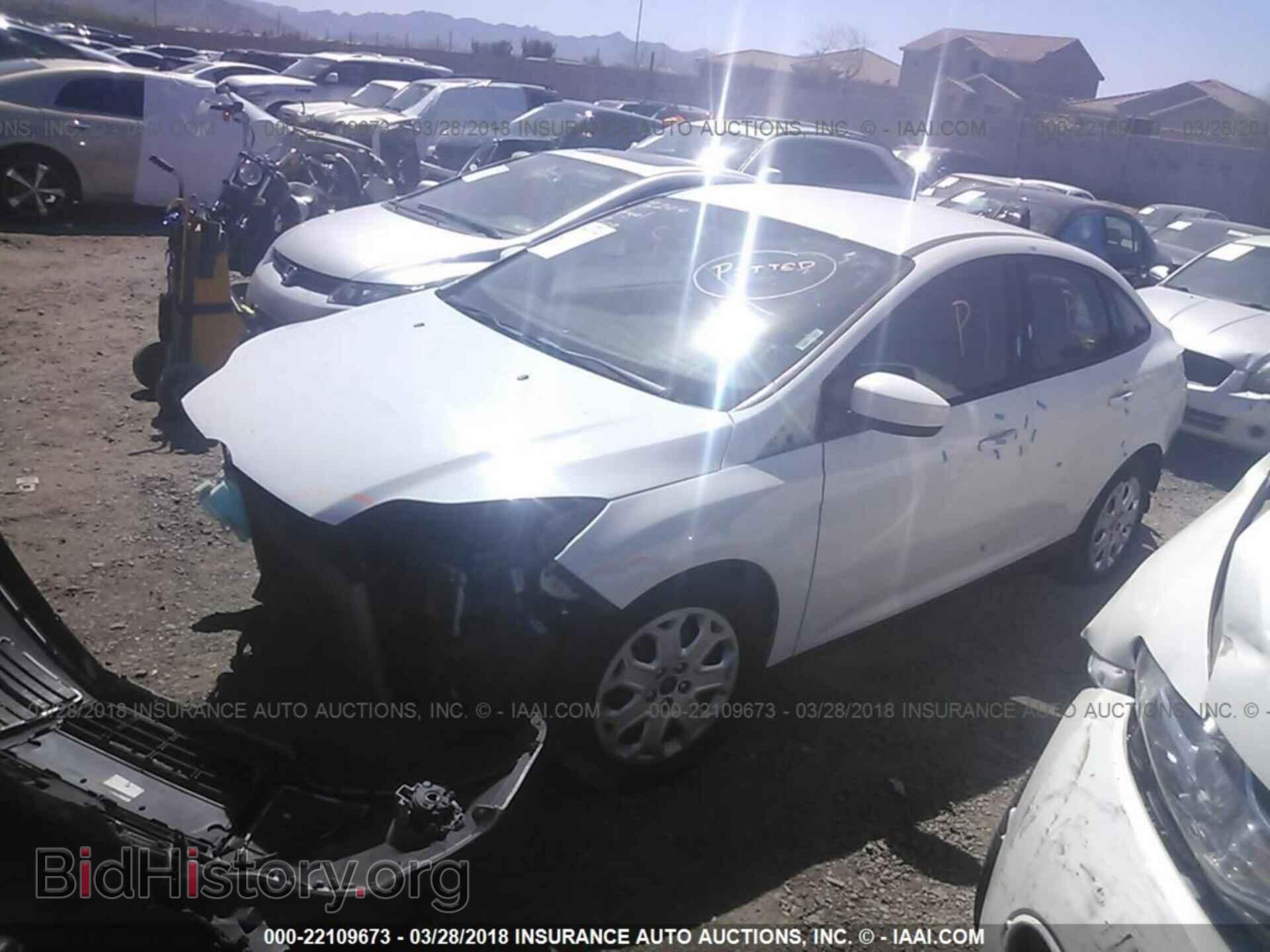 2012 Ford Focus - VIN: 1FAHP3F24CL452227 - Photo 2