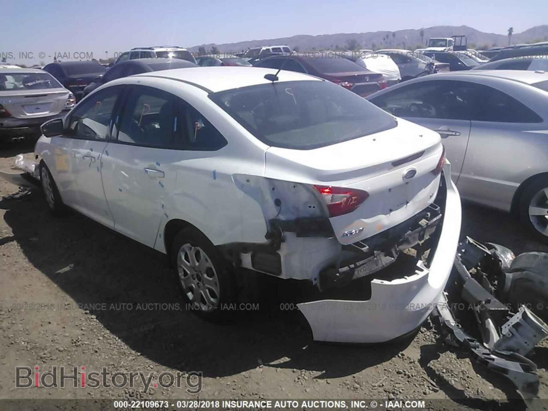 2012 Ford Focus - VIN: 1FAHP3F24CL452227 - Photo 3