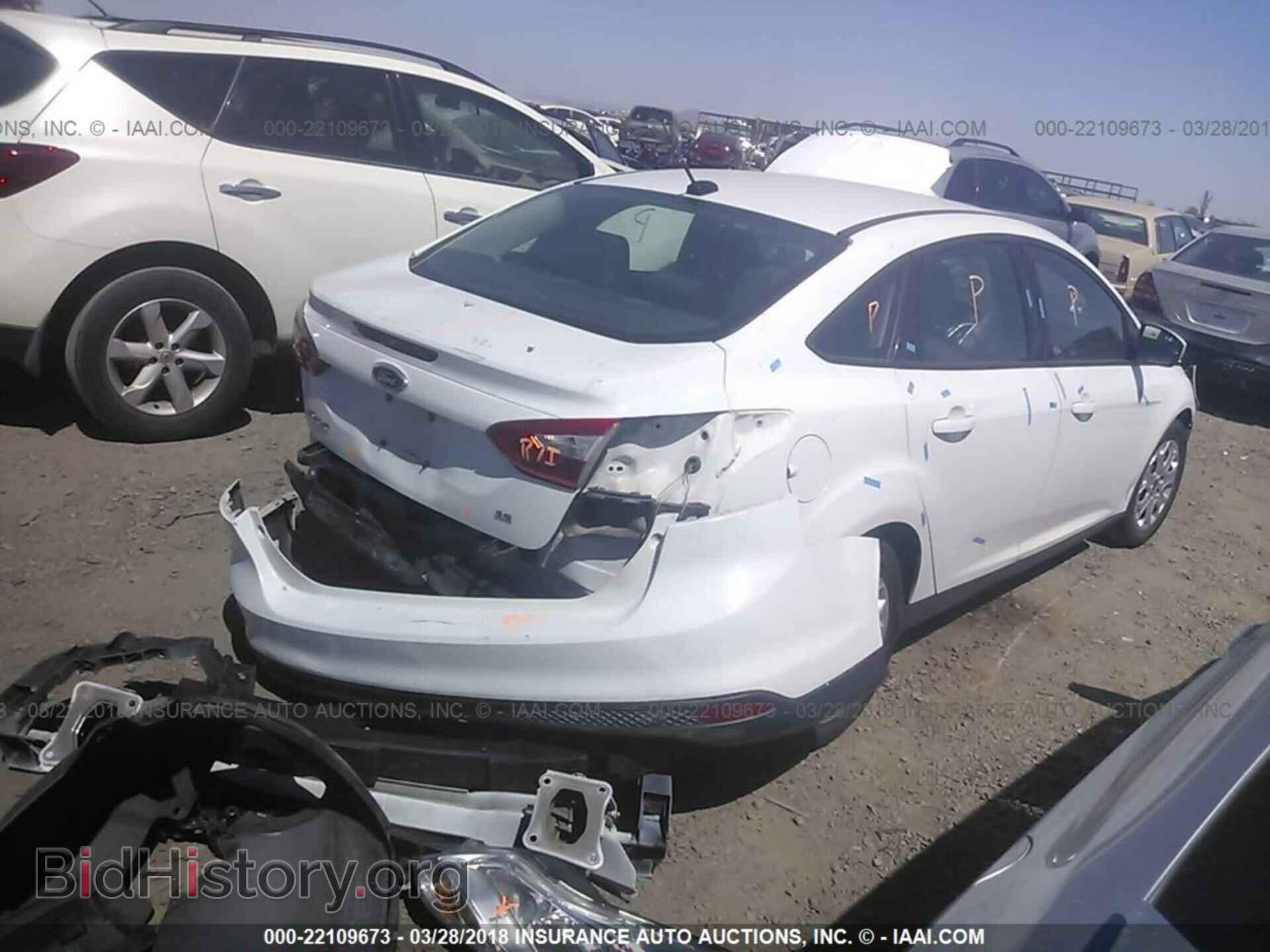 2012 Ford Focus - VIN: 1FAHP3F24CL452227 - Photo 4