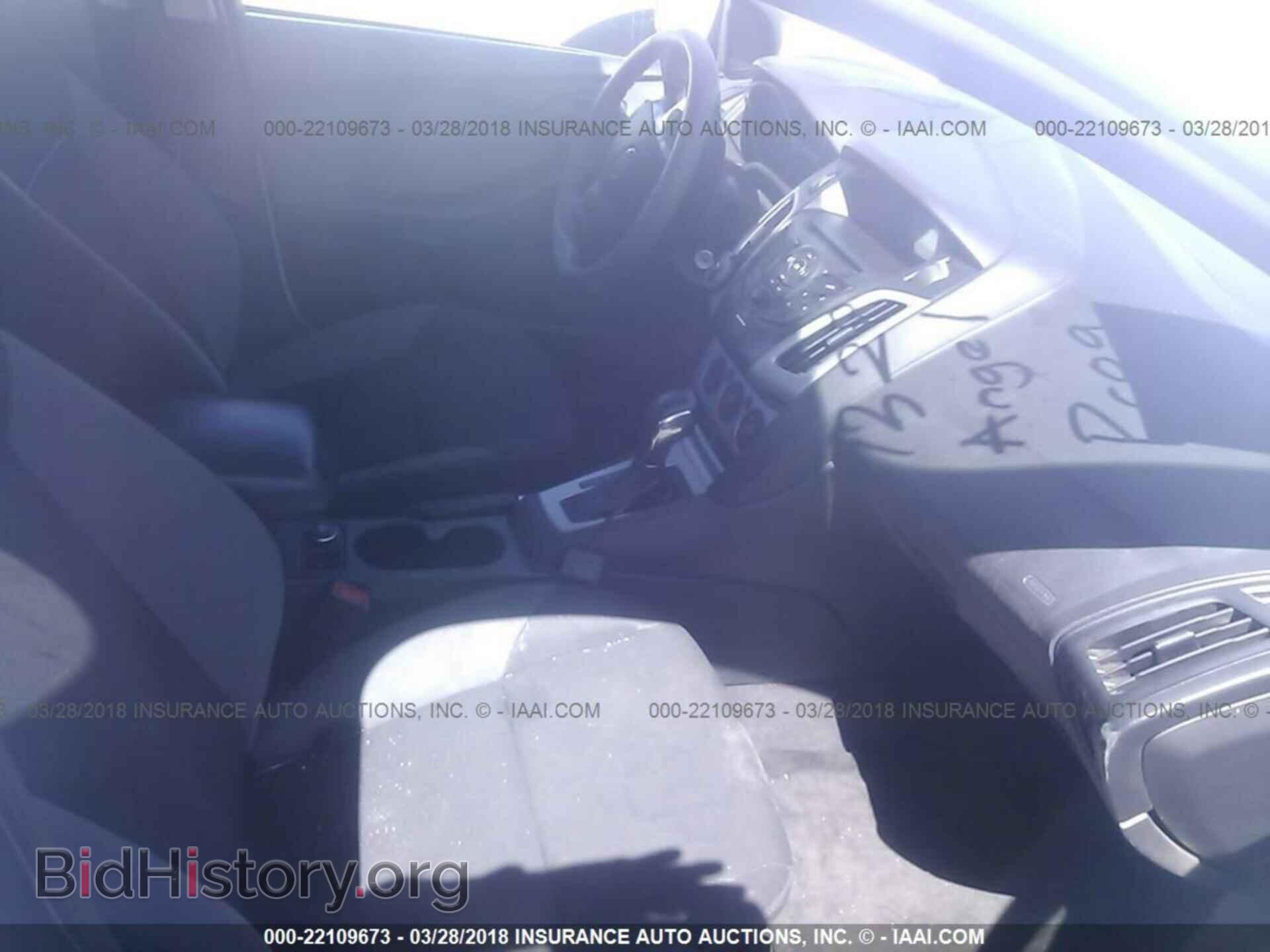 2012 Ford Focus - VIN: 1FAHP3F24CL452227 - Photo 5