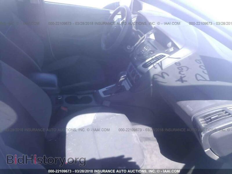 2012 Ford FOCUS (VIN 1FAHP3F24CL452227) — photo 5 of 10