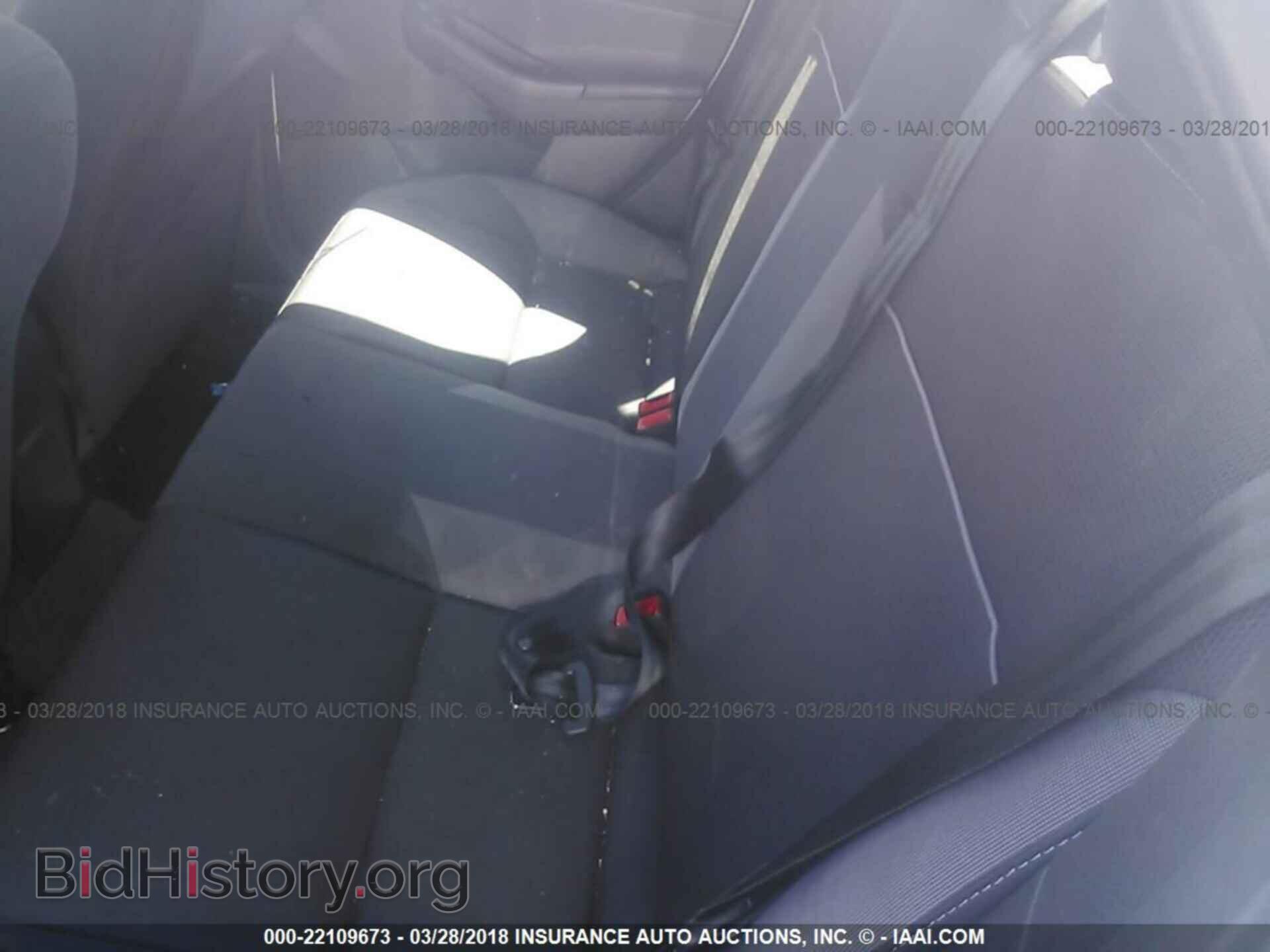 2012 Ford Focus - VIN: 1FAHP3F24CL452227 - Photo 8
