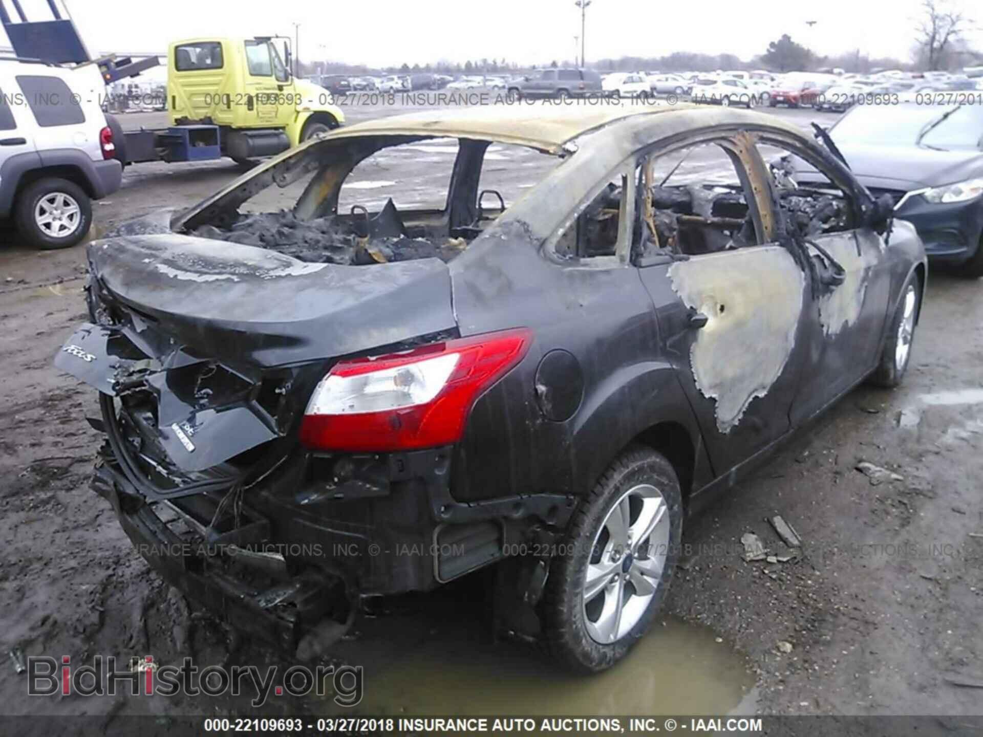 2013 Ford Focus - VIN: 1FADP3F26DL320828 - Photo 4