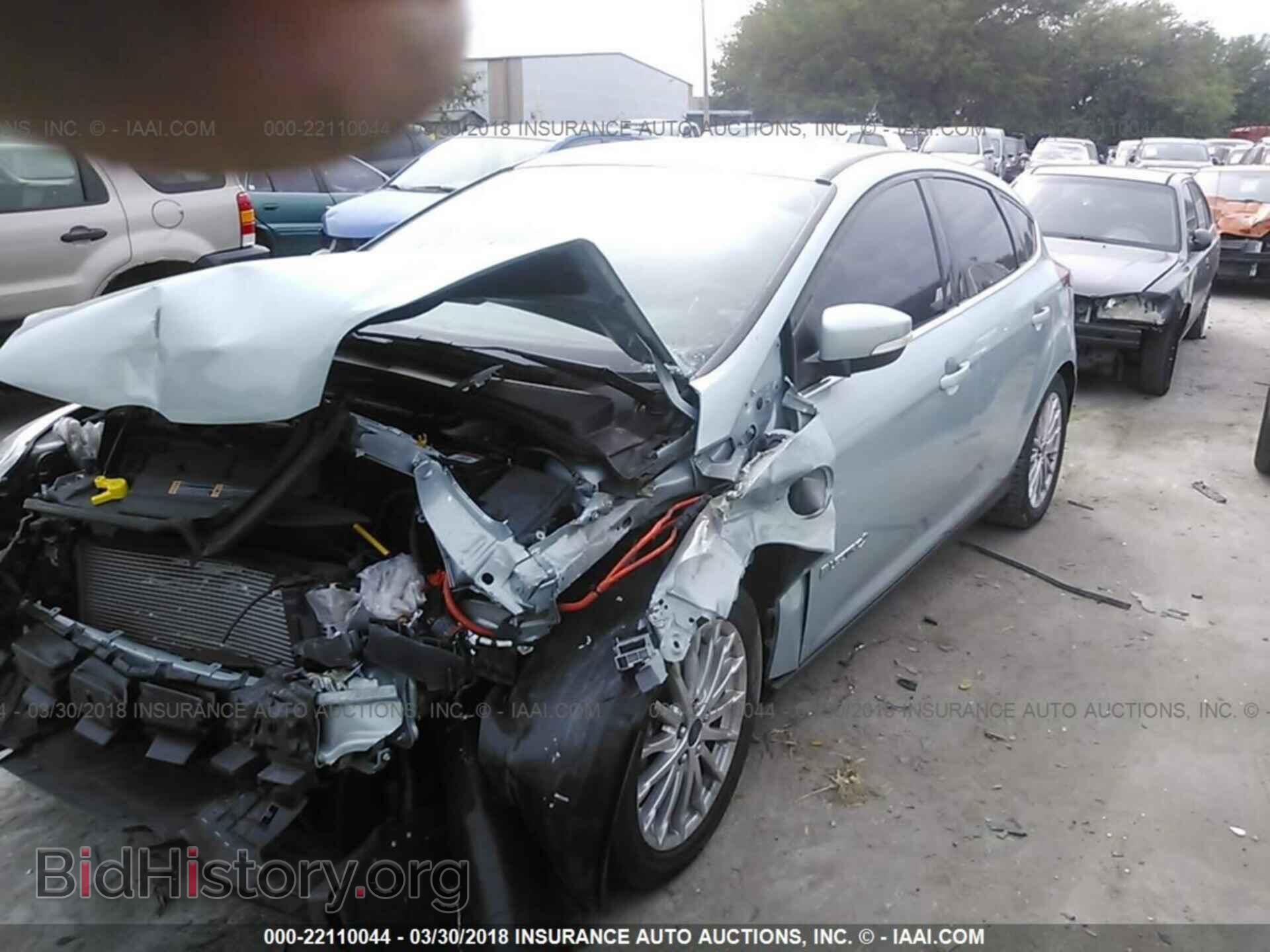 2013 Ford Focus - VIN: 1FADP3R43DL241470 - Photo 2