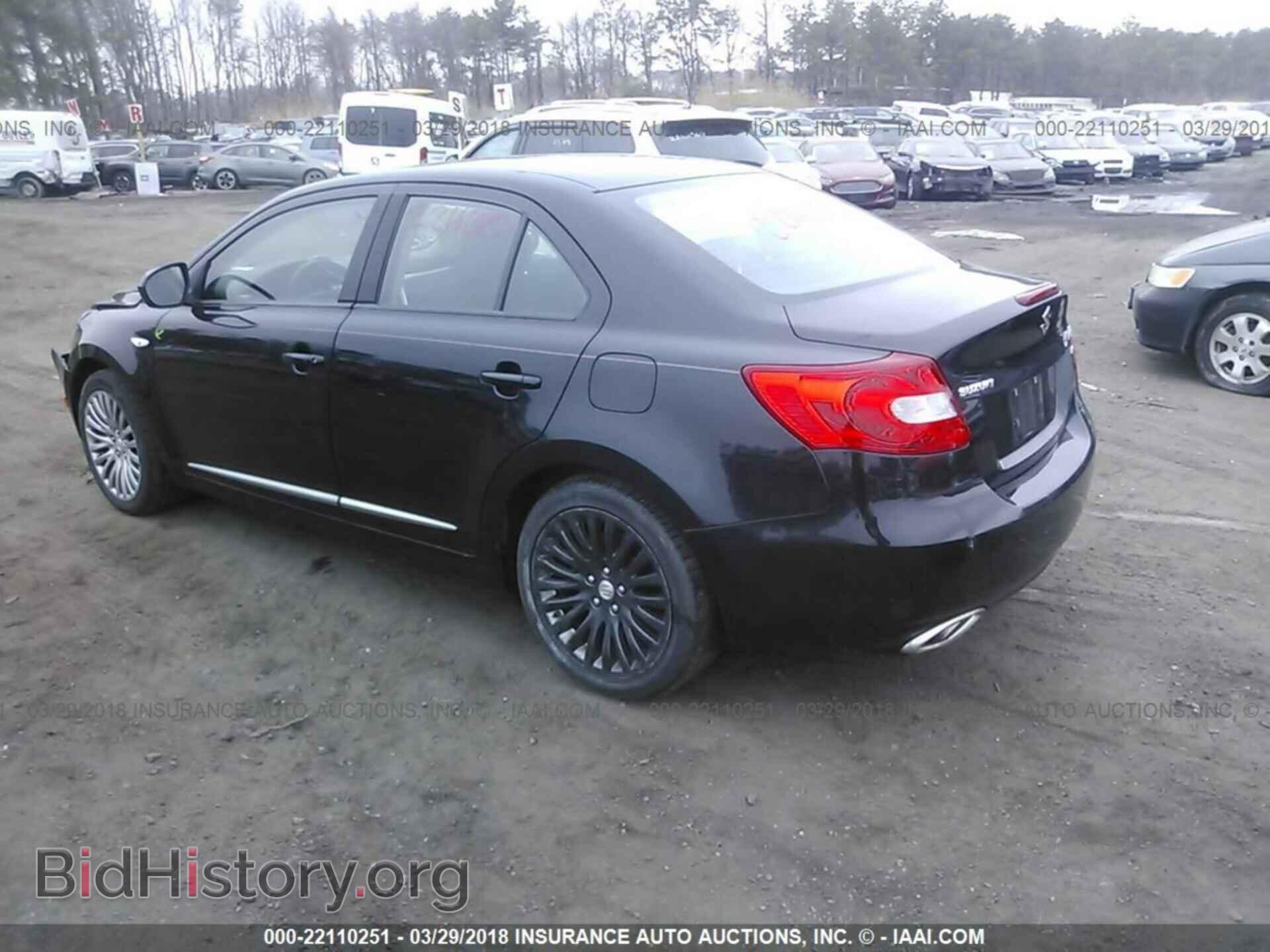 2012 Suzuki Kizashi - VIN: JS2RF9A34C6100676 - Photo 3