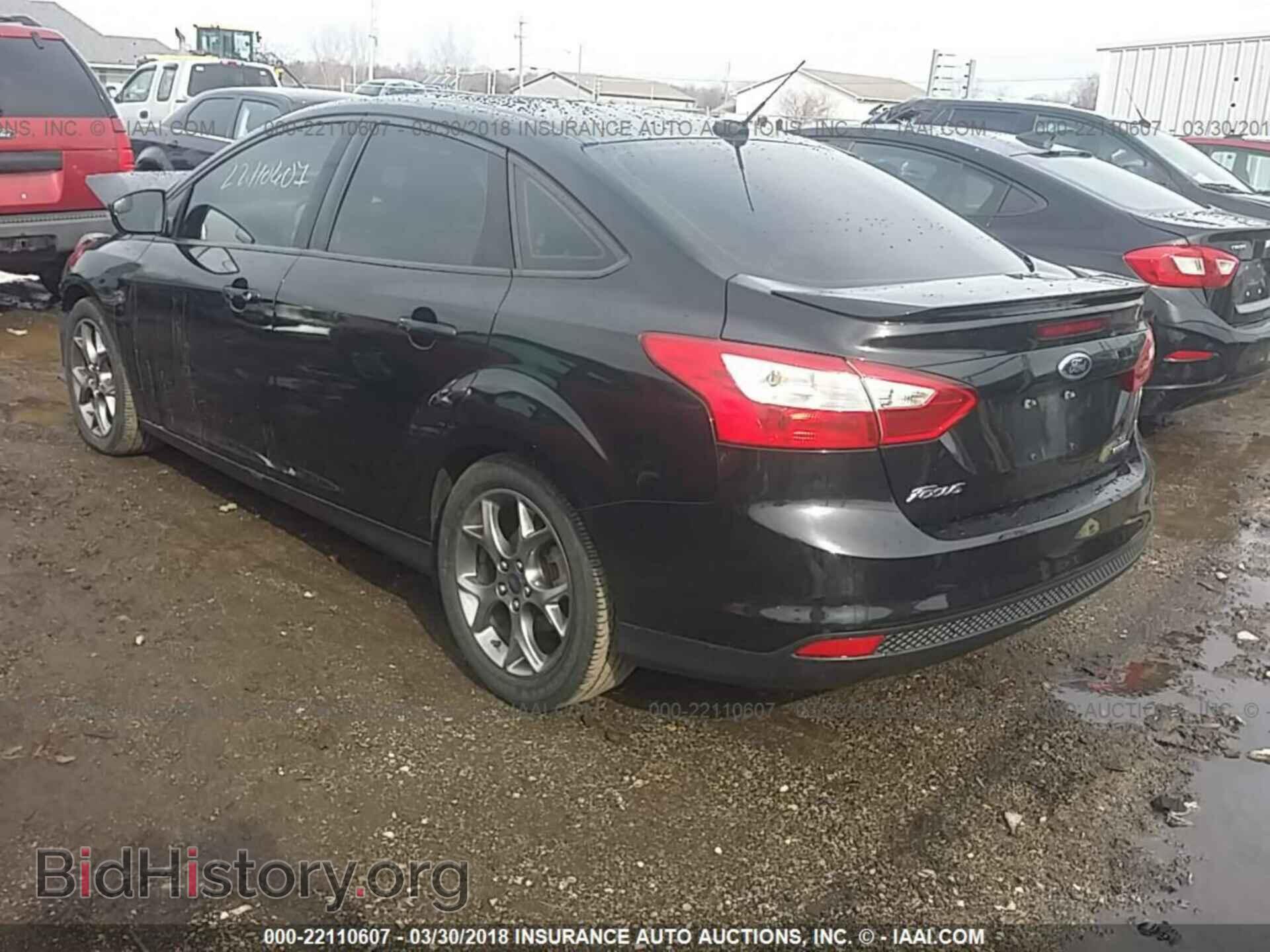 2014 Ford Focus - VIN: 1FADP3F26EL351322 - Photo 3