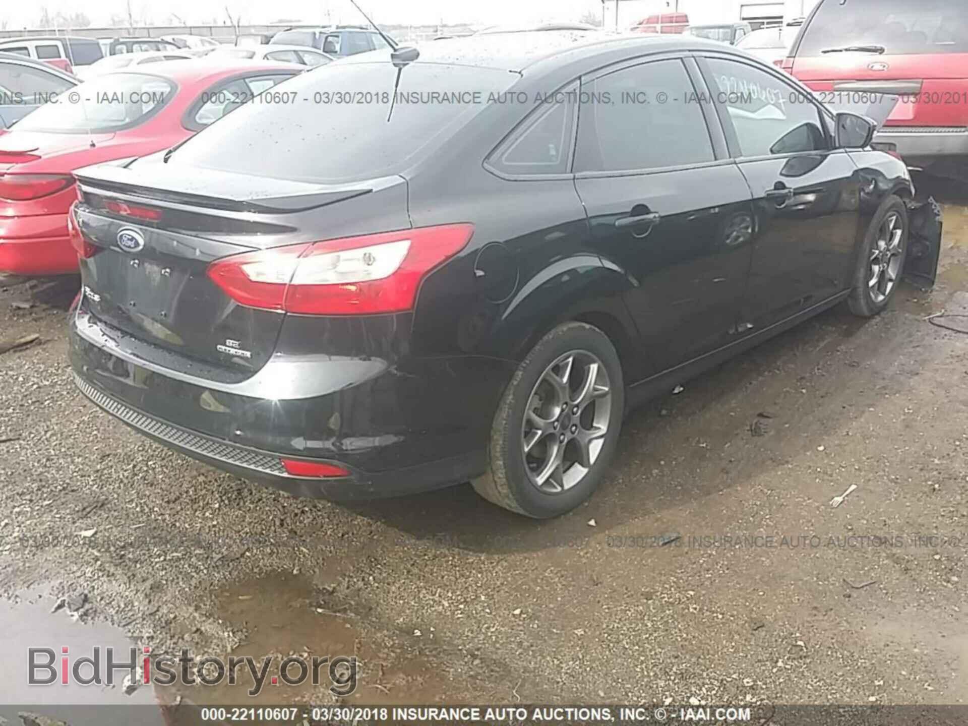 2014 Ford Focus - VIN: 1FADP3F26EL351322 - Photo 4
